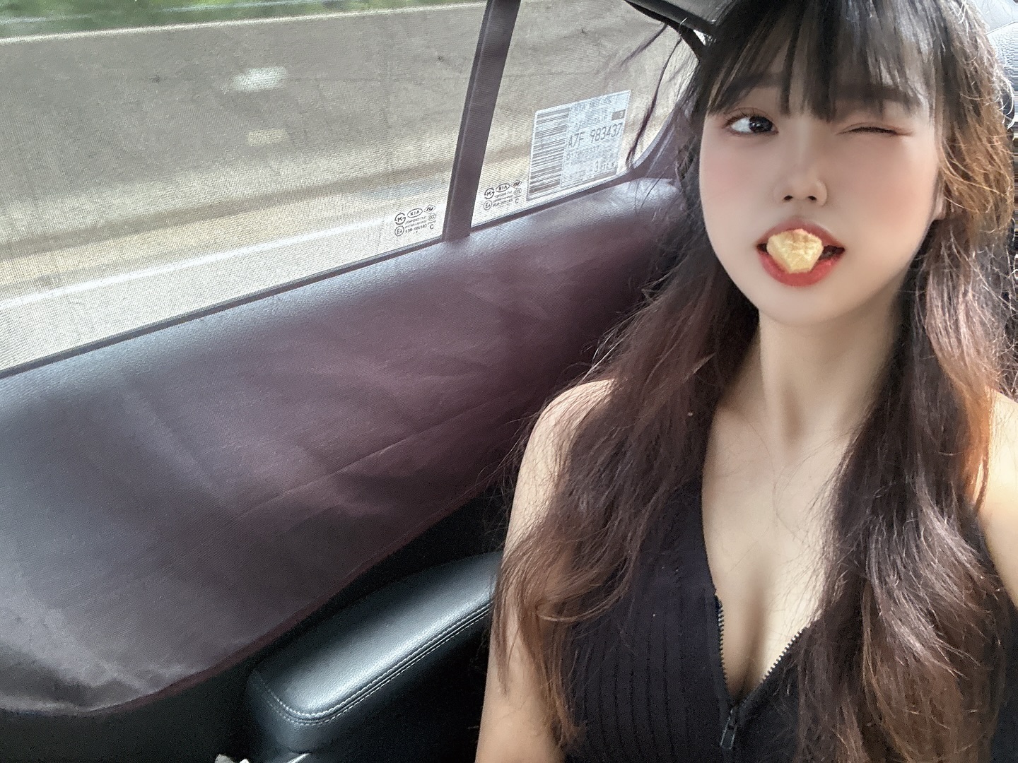 휴게소에서 요건 꼭 먹어줘야지

#아이폰15프로 #셀카놀이 #여름코디룩 #휴게소맛집 #여름옷코디 #여행룩