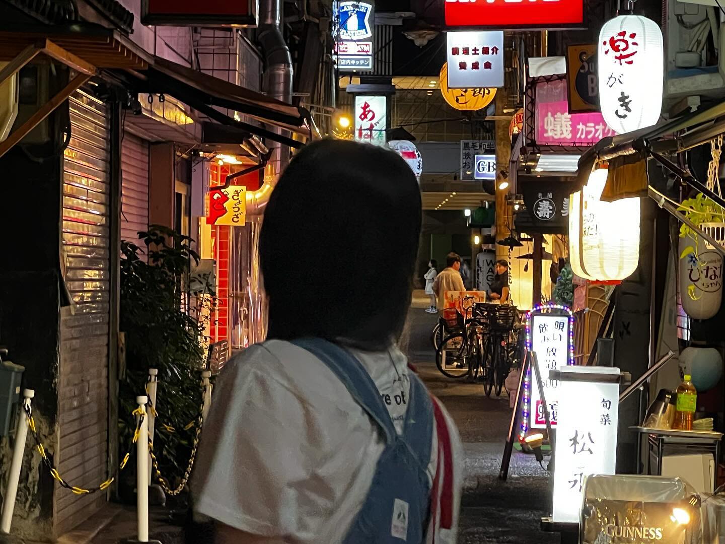 행복 찰나였다 ...🌟 
또 찰나를 위해 끔찍한 것들 3282637가지를 견디며 살겠지•••