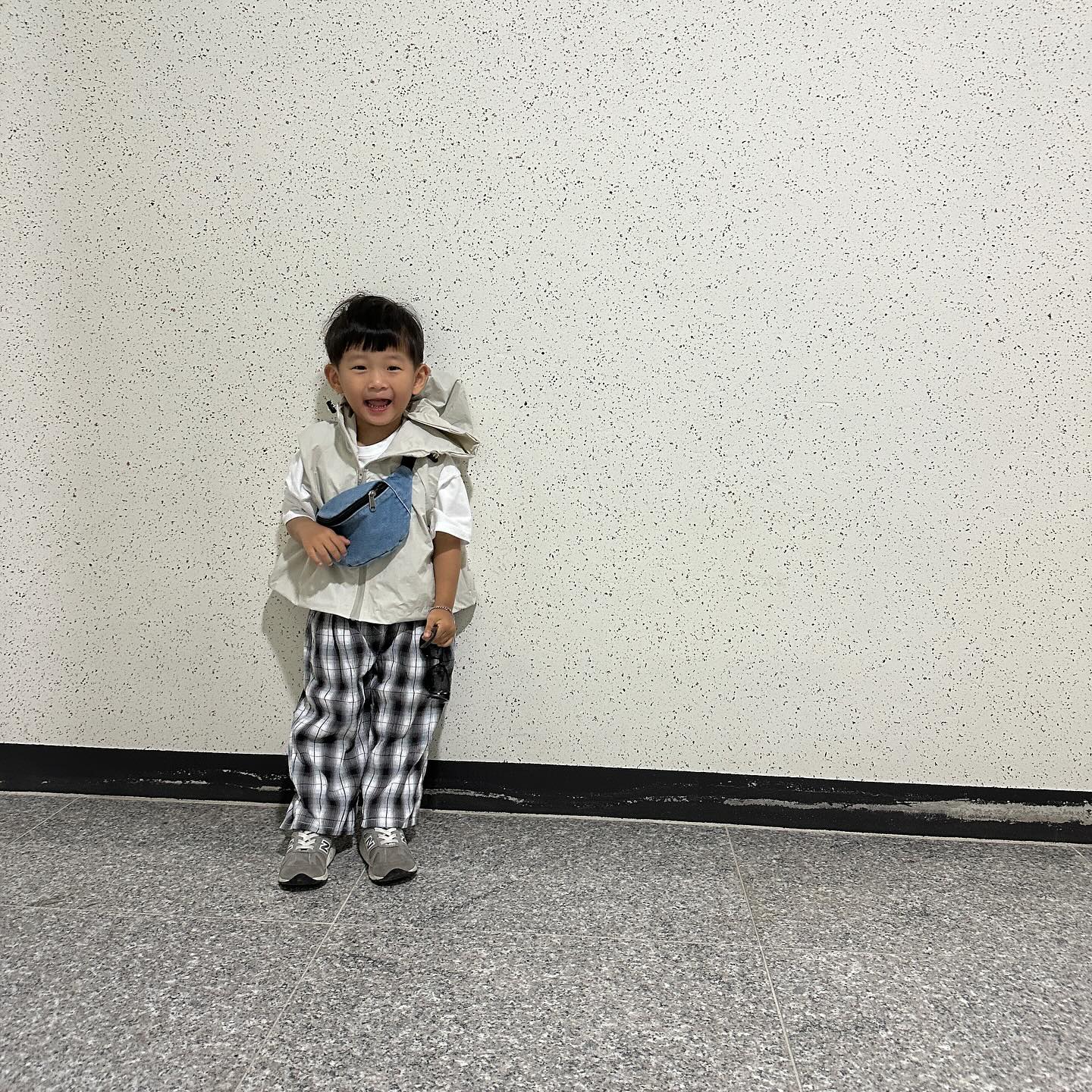 -
일요일엔 역기 바베큐지

김제 금구에 새로생긴 바베큐 음식점 

📍김제 고기팜바베큐 

📍전북 김제시 금구면 풍요로 1059 고기팜바베큐

📍중복예약을 방지 하기 위해서 1명(5000원)
(미취학아동을 제외한 나머지 인원에 대한 텐트이용료를 입금해주시면 예약이 완료됩니다.)

*텐트이용료* (숯불, 셀프바, 일회용품 무료제공)

만 7세이상 1인당 5,000원
만 7세미만(미취학아동) 무료

-——————————————
*운영시간* (주말&공휴일은 이용시간 3시간)
XX연속타임예약 불가XX

월~목요일
* 17:00 ~ 22:00

금요일
1부 15:00 ~ 18:00
2부 19:00 ~ 22:00

토/일요일(공휴일)
1부 12:00 ~ 15:00
2부 15:30 ~ 18:30
3부 19:00 ~ 22:00

#김제고기팜바베큐 #김제고기캠핑장#김제금구고기팜#김제갈만한곳#김제맛집#김제애기들놀만한곳#전주근교맛집#정읍근교맛집#전주근교가볼만한곳#전주아이랑갈만한곳#다음에또오자❤️😍👍