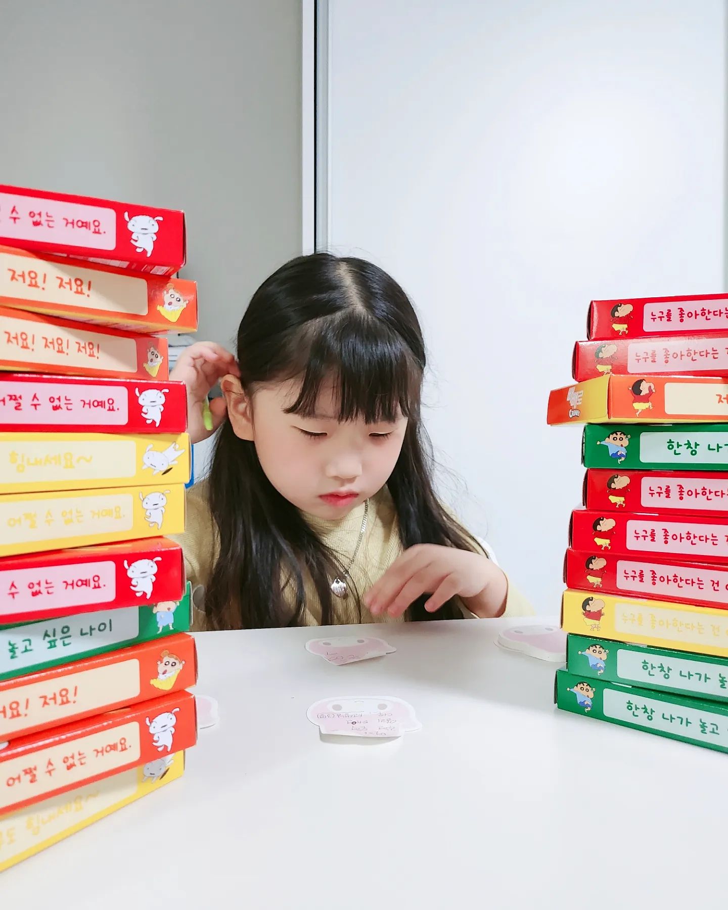 🍫🍫🍫
.
.
오늘은 빼빼로데이!
따니는 평소 좋아하는 사람들에게
빼빼로를 준비하기로 했어요💜
.
엄마는 옆에서 거들기만 하고
따니가 하나하나 정성들여서 글씨썼네요🥹🥹👍
.
.
고생했어 이쁜잉💜
.
.
.
#빼빼로데이