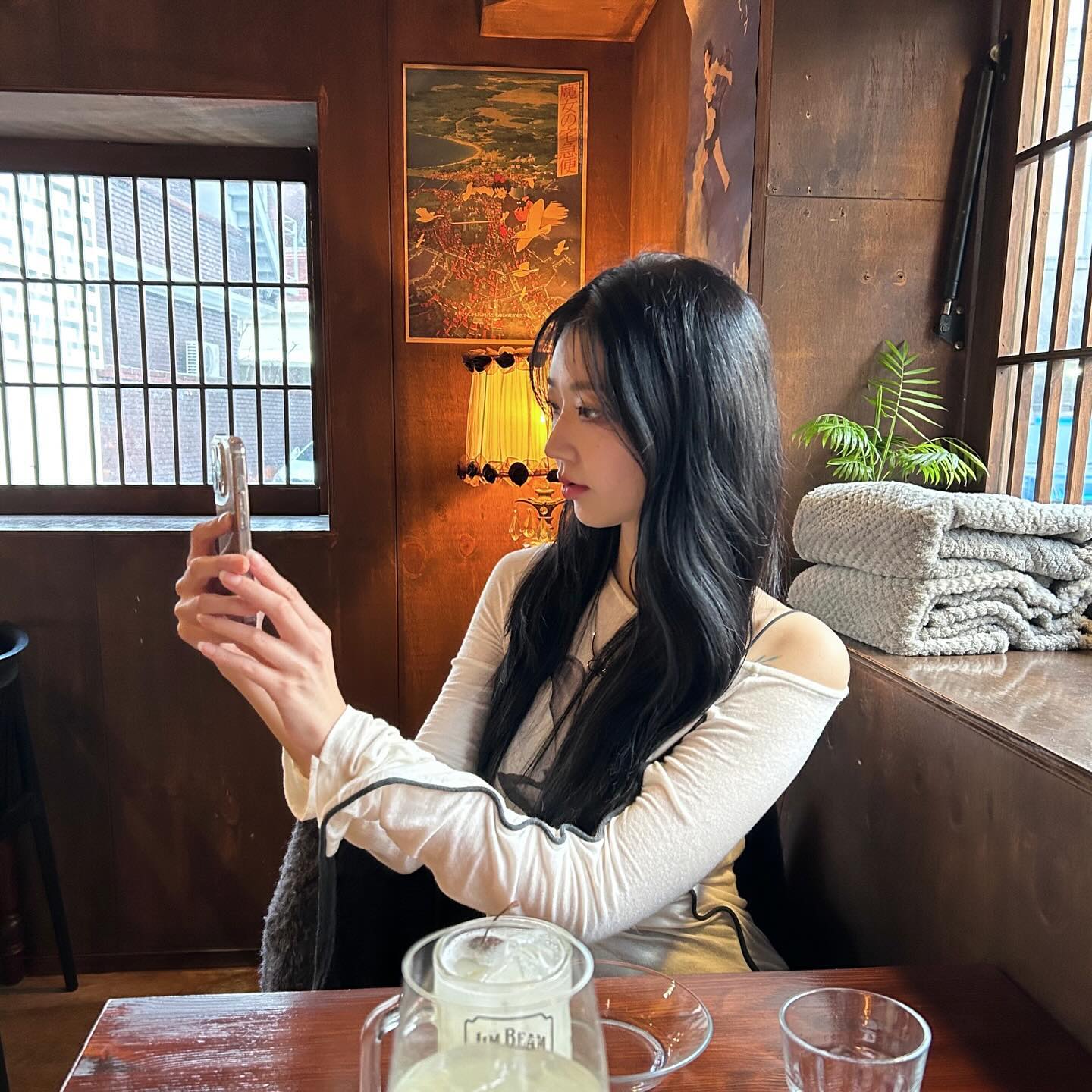 #협찬 #쉬다 

데이트 코스에 꼭 넣어주세용 나는 무조건 또갈집
캔들과 지브리 감성 인테리어 선곡 맛집이에요
배불러서 다 못 먹고 온 게 아쉬웠던 안주 맛집🥺
이즈미히메유즈 너어어어무 맛있어서 주량 소주 한 잔인데 탈탈 털어서 다 마시고 왔다구 ••• ♡ 

🐙문어가라아케 13.0
🍝야끼소바 12.0
🍺칼피스 하이볼 8.0
🍸이즈미히메유즈 8.5

#대구맛집 #삼덕동맛집 #동성로맛집 #대구술집 #삼덕동술집 #동성로술집 #대구데이트 #삼덕동데이트 #동성로데이트
#대구신상핫플