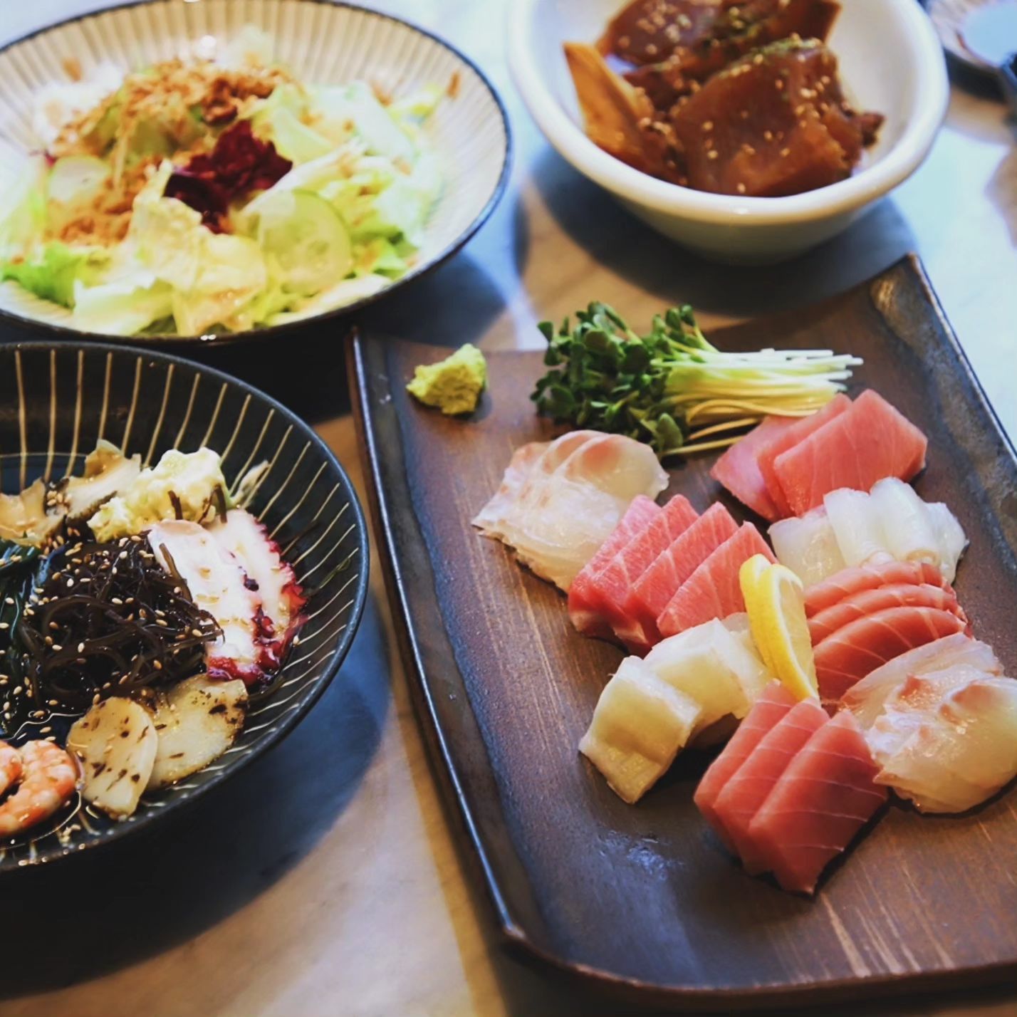 #협찬 #광고

강남 양재에서 가성비 좋은 일식코스 맛집 찾으신다면?

4만원 중반대의 모듬회,모듬해산물,코스요리까지
즐길 수 있는 #진스시 로 가세요^^

두툼한 회에 코스요리로 나오는 음식들도 정갈하고 맛있어서
가족외식이나 데이트 각종모임장소로도 굳굳!

룸으로 되어있고 분위기도 좋고 깔끔한 일식코스 진스시
예약은 필수^^

서울 서초구 강남대로43길 22-2
02-588-3330 

#강남진스시 #양재역진스시 
#양재역맛집 #강남맛집 #강남역맛집 
#양재맛집 #서초동맛집 #서울일식코스 
#상견례장소 #데이트맛집추천 #양재역일식 
#양재역술집 #강남회식장소 #양재역회식장소 
#뱅뱅사거리맛집 #강남일식집 #강남일식맛집 #강남역일식