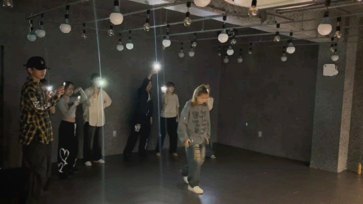 내가 왜 댄서가 되어야 하는지 다시 한 번 깨닫게 해준 쉐어 ✨️ 제 안무가 새로운 스타일로 다시 태어나는 걸 보면서 정말 큰 행복을 느꼈어요 🤭 저희 함께 오래도록 춤 춰요 💗 제 쉐어 와주셔서 너무 감사합니다 ☃️🍀✨️

-

#lovesongs #kaashpaige 🎵
#beachoreography be.a1_ 💃🏻