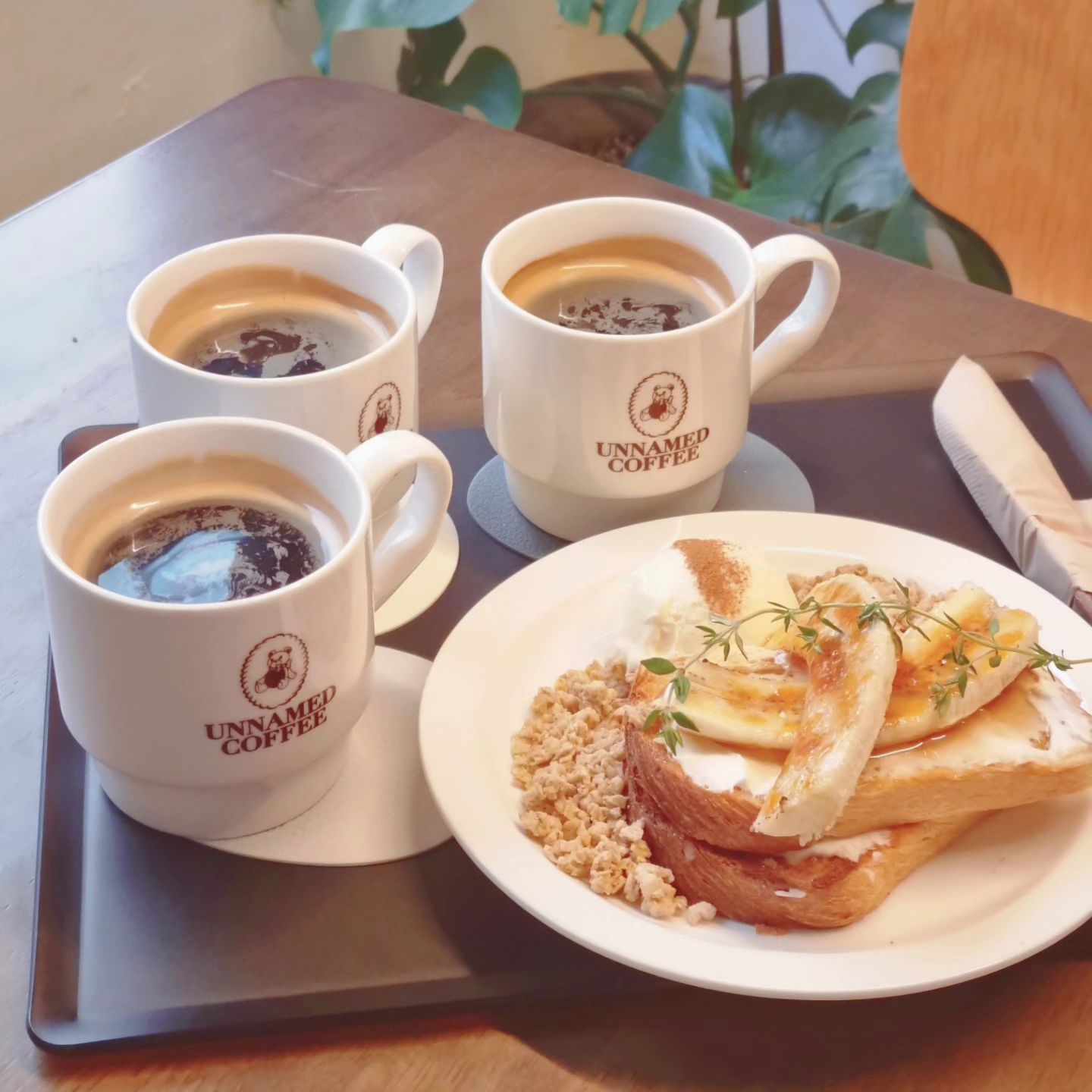 전포카페☕️

전포동 둘러보다 그냥 들어갔는데 생각보다 너무 좋았던 UNNAMED coffee 소개해드려요♡
커피맛이 진짜 좋아서 만족했고 시끌벅적하지않아 더 만족했어요! 사진 맛집이기도 하답니다ㅎㅎ

unnamed__coffee 

✔️UNNAMED COFFE (언네임드)
✔️주소: 부산 부산진구 서전로58번길 99
✔️운영시간: 11시-22시
✔️연락처: 0507-1329-0257