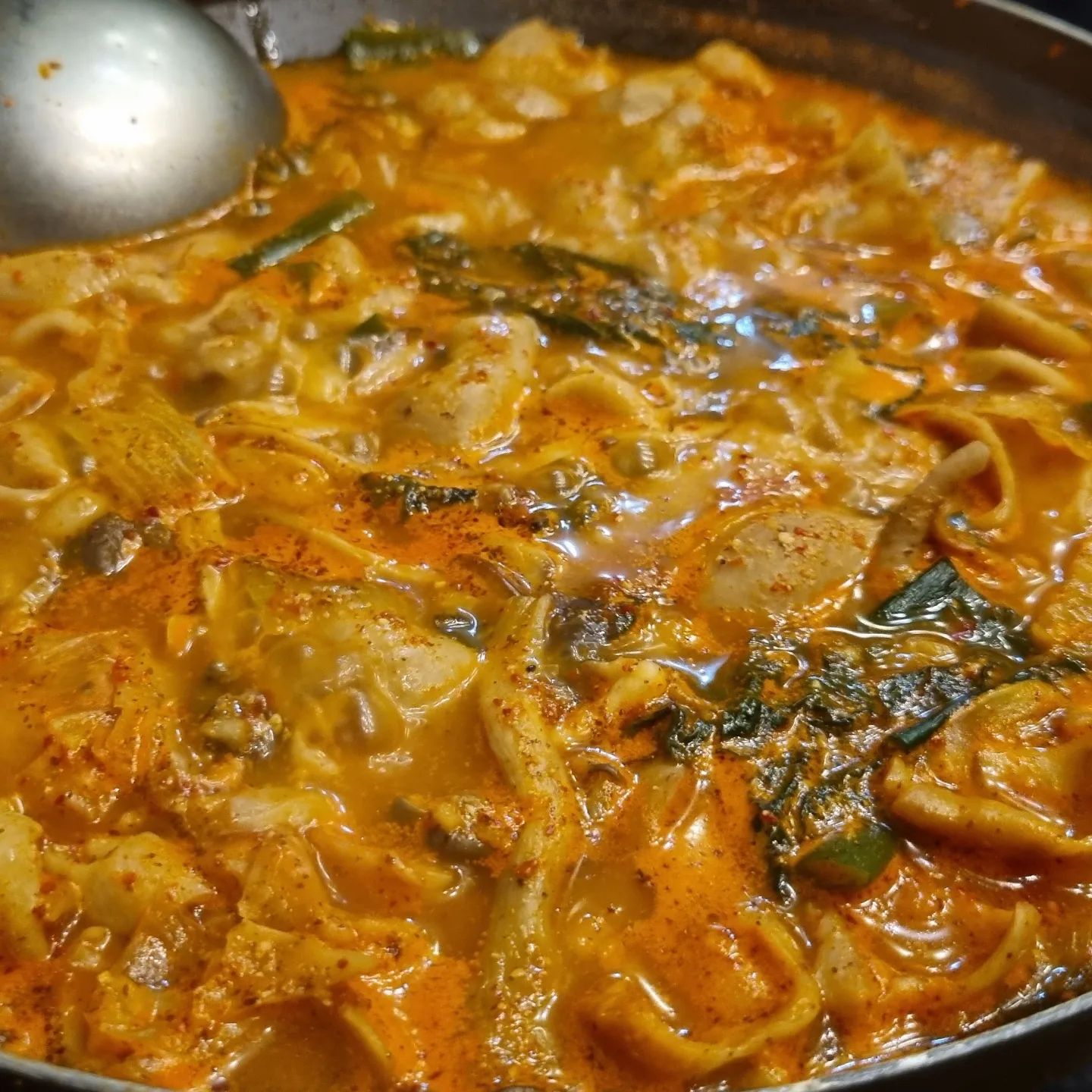 #연신내맛집 #곱창전골맛집 #구석집 #고추튀김맛집 #연신내구석집본점 #꼬비

태거니 고추튀김 처음 먹은 날! 
우리만 먹을라고 시킨건데.. 왜 담백해서 얘들이 다 먹냐고 ㅜㅜ
우린 곱창이나 먹어야겠네 ㅋ