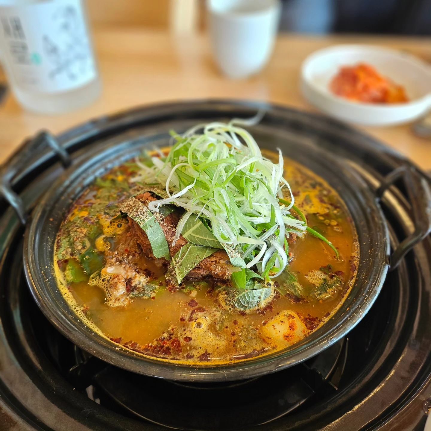 #협찬
칼칼한 감자탕맛집🤤
감자탕 건져도건져도 계속 나오는 듯한 느낌의 양.. 푸짐
#감자탕코스요리

주차시설 좋고 내부도 넓은 #화성뼈대장
룸이있어서 모임에도 좋아보이는 곳👍
뼈구이도 맛집이라는데 다음에는 뼈구이로 방문해봐야지..

#수원대맛집 #봉담맛집 #용주사맛집 #융건릉맛집 #안녕동맛집 #뼈대장 #뼈대장감자탕 #화성맛집 #수원맛집 #감자탕맛집 #먹스타그램 #맛스타그램