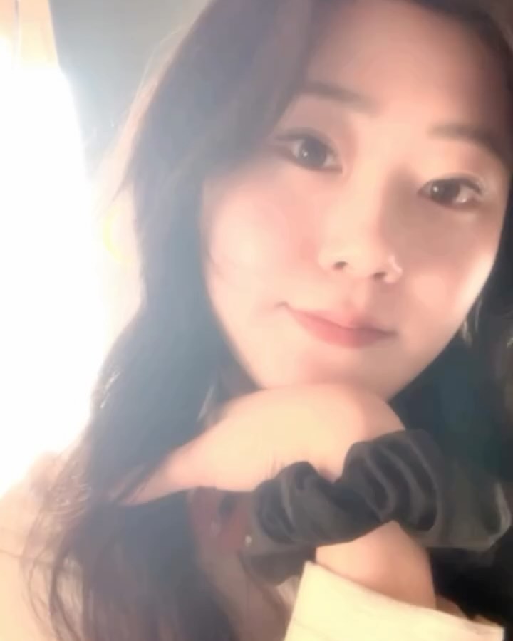 ✅나의4월
1. 셀카찍는방법을잊은나
2. 1800일이라니
3. 꽃은 언제나 옳아
4. 아줌마처럼 오렌지먹으면서 드라마보는 내똥개
5. 저녁먹고 설거지하는 울아빠
6. 열일하고 퇴근하는 나
7. 커생커죽
8. 베뷔와 산책하는 맛에 산다
9. 꽃이 좋아진 나
10. 엄빠랑 카페☕️ 가족은 늘 소중해