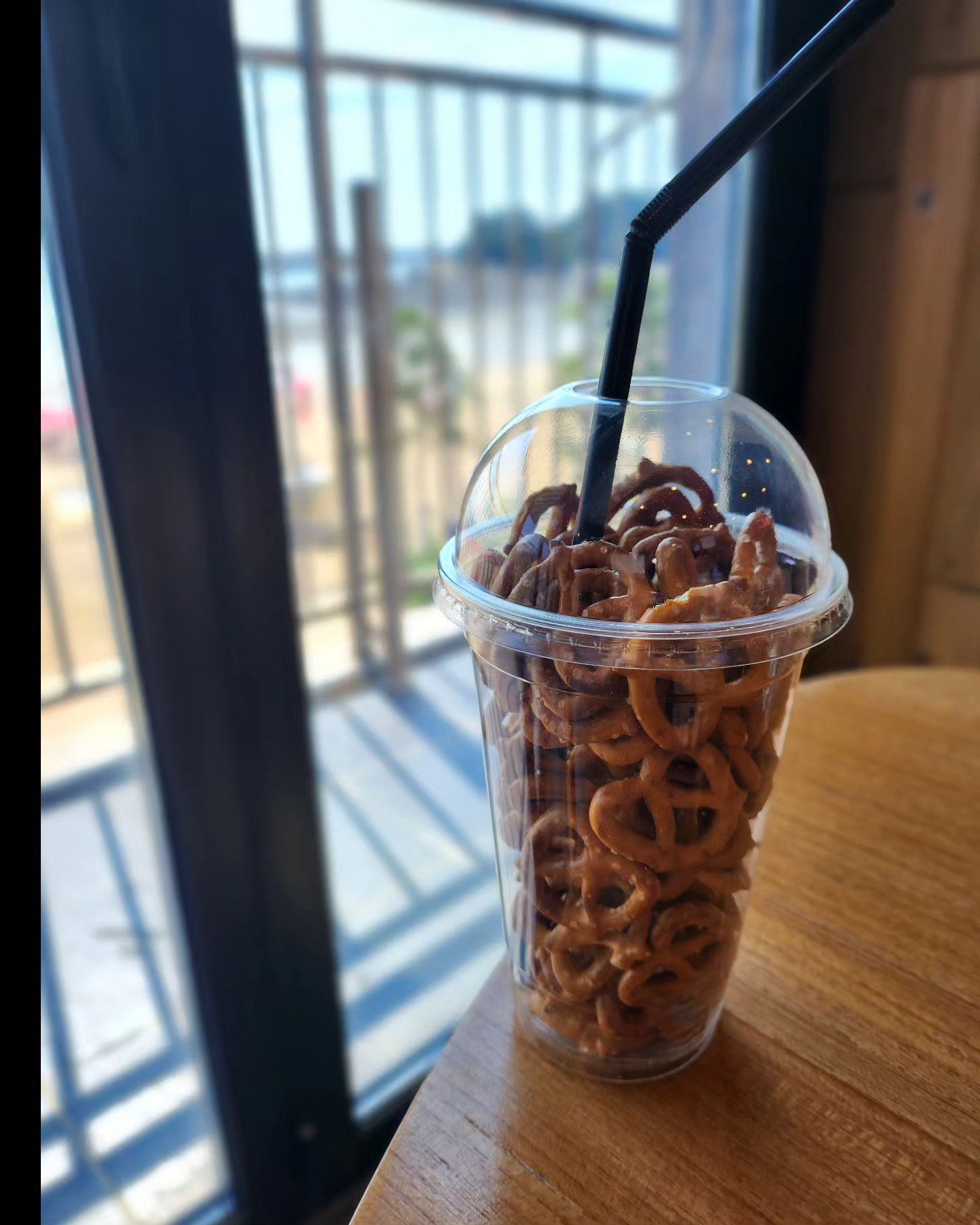 사랑을 듬뿍 받는 쵸코♡
모두들 감사해용~~

#브런치맛집 #비치카페라군 #쵸코솜씨 #바다뷰카페
