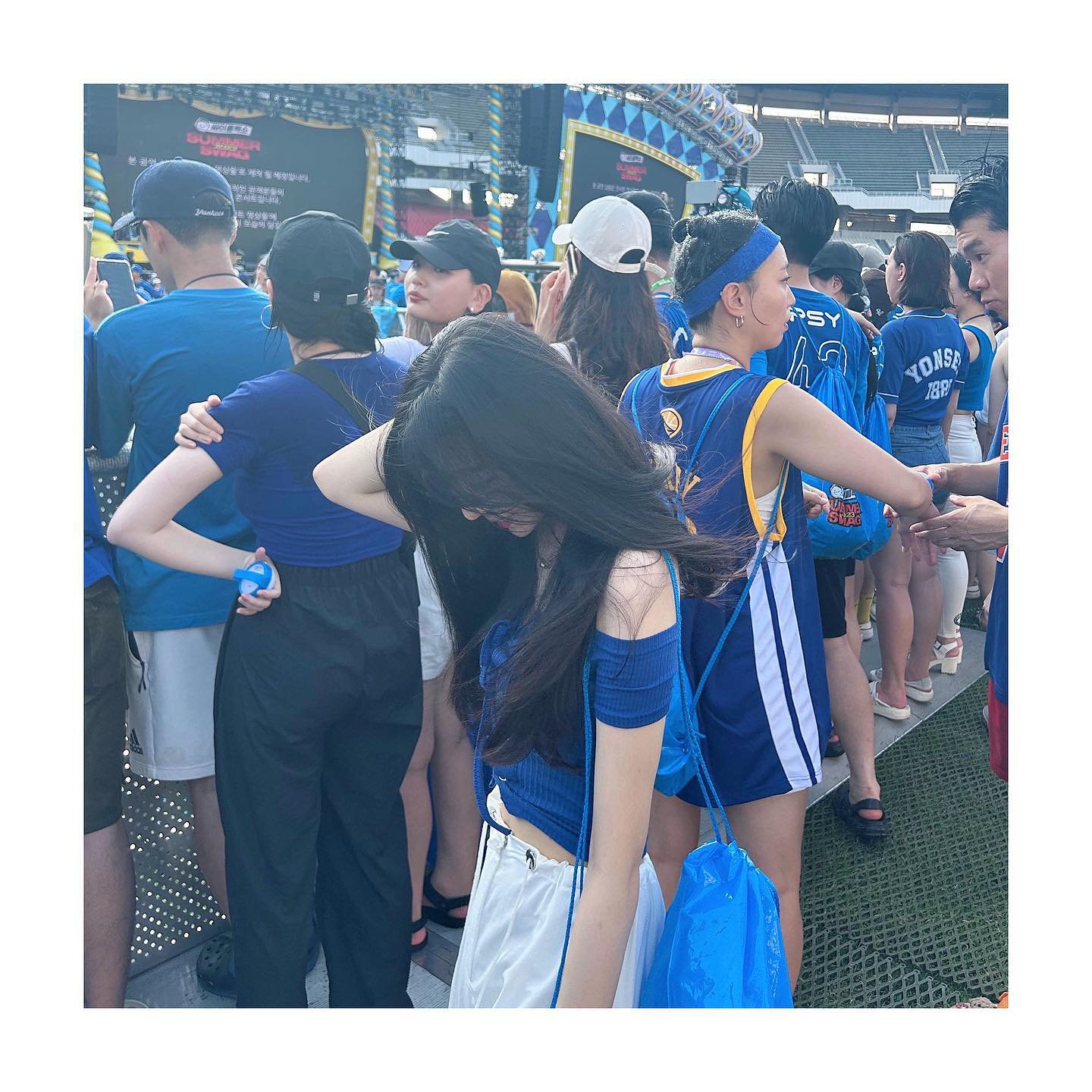 생각한 거 보다 훨씬 더 더 더 재밌었어 🧢💙
#kelly  감삼다🍻