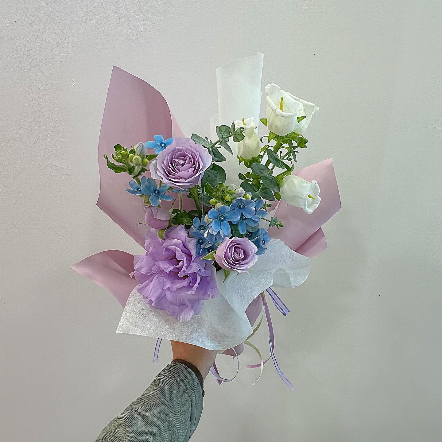 _
행사에 쓰실 쁘띠 💜🤍

#꽃사세요꽃쁘띠꽃다발 

🌱안양로 314번길 14, 꽃사세요, 꽃
🌱문의 Tel, 010 2575 5254