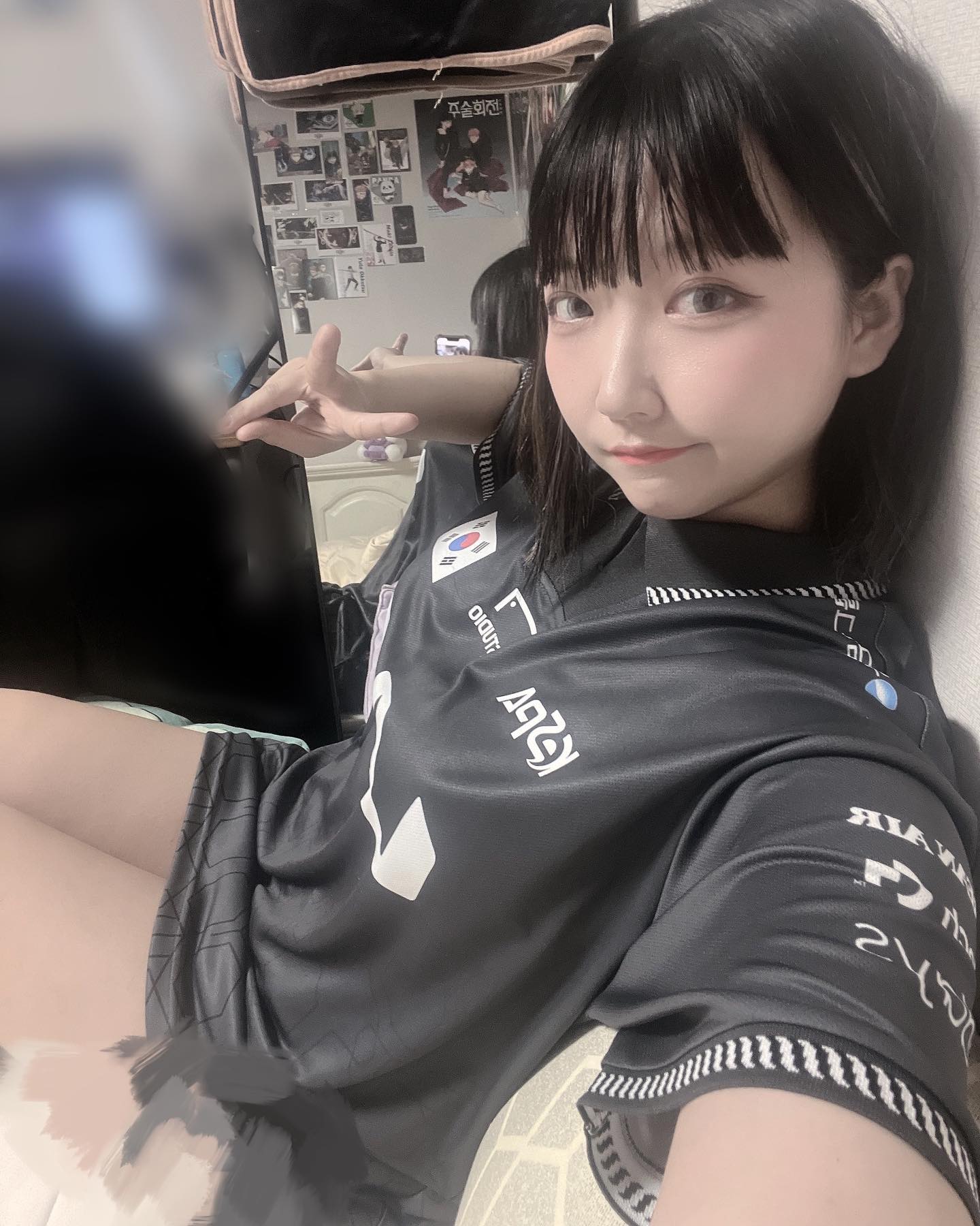 제가 이 옷을 입고 밖에 나갈 수 있게 도와주십쇼

#lol #leagueoflegends #lck #korea