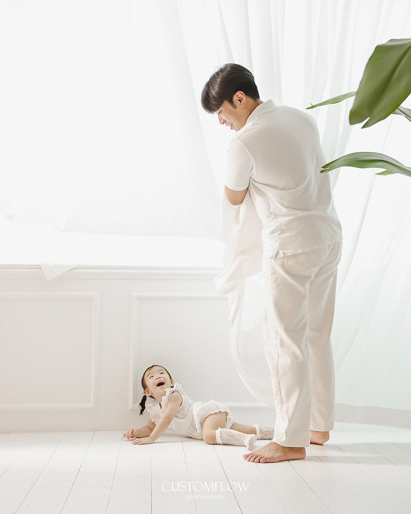 ⠀
엄마와 함께하는 시간도 너무 소중하지만 
아빠와 함께하는 시간은 더욱더 소중해ʚ◡̈ɞ