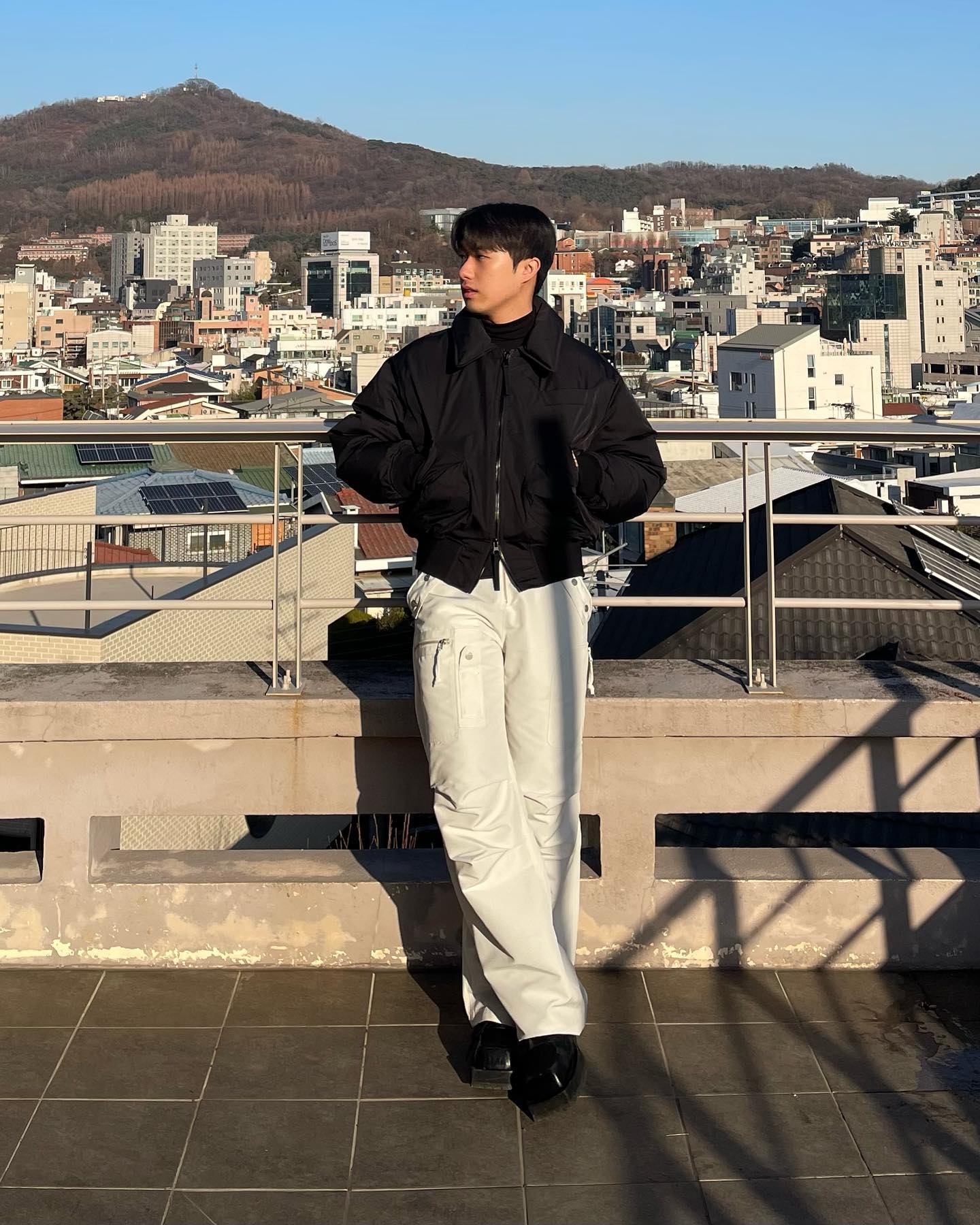 #협찬 dnsr__official 

주말 연희동 한바퀴 🦍