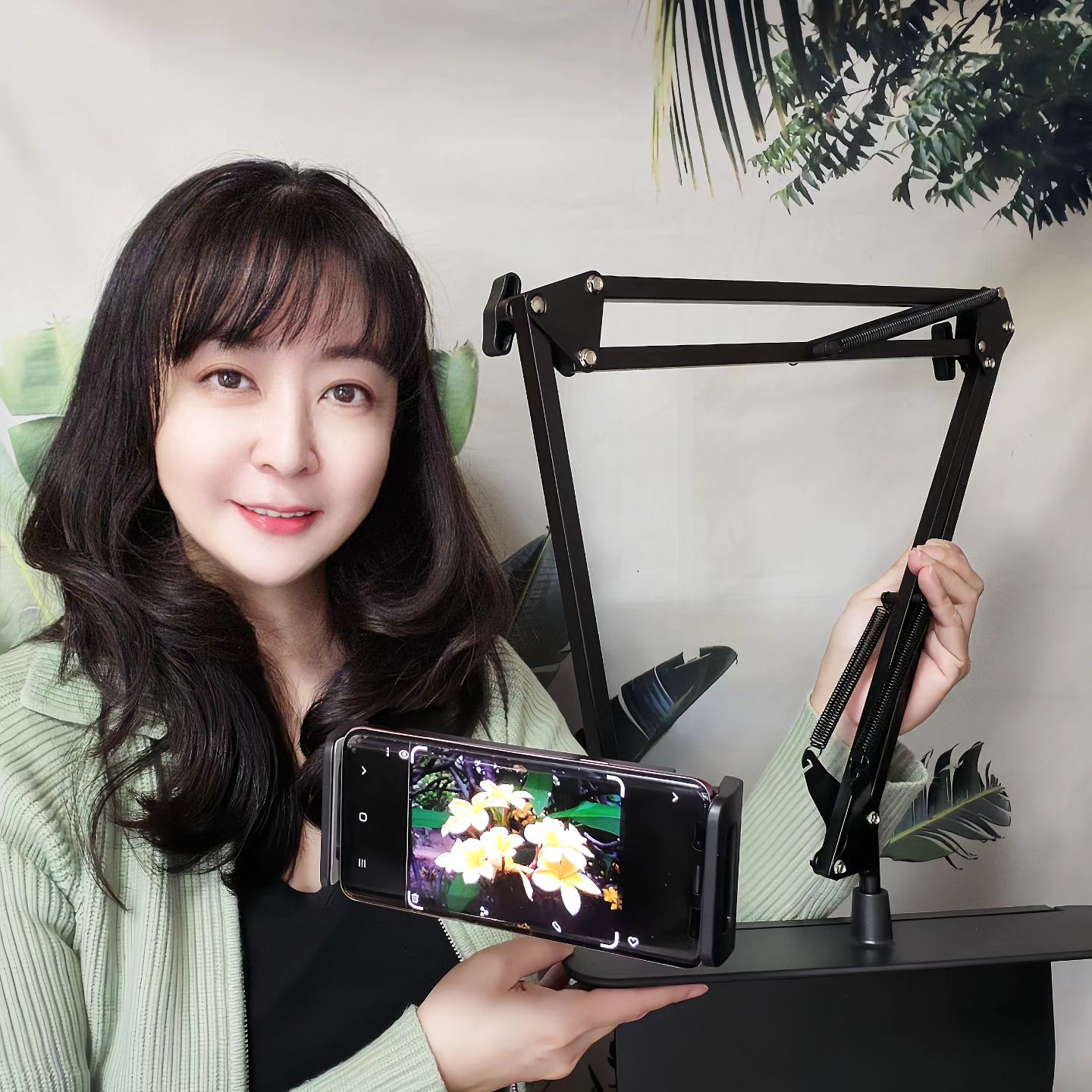 #광고

침대에 누워서 팔아프게 손으로 들 필요없이 편하게 OTT감상하기~

틈새 공간에 거치대를 끼워 휴대폰과 태블릿을 볼 수 있는 꽂아보게 빈틈거치대
틈새에 안정적으로 고정되어 넘어질 걱정 없고 간격 조절 쿠션으로 빈공간을 채워 흔들림없이 고정할 수 있어요 

일상공감의 편리템
꽂아보자구요~

dailygonggam_official
#일상공감 #dailygonggam #일상공감꽂아보게빈틈거치대 #일상공감거치대 #꽂아보게빈틈거치대 #빈틈거치대 #자바라거치대 #자바라거치대추천 #거치대추천 #태블릿거치대추천 #무타공거치대 #자취꿀템 #자취필수템 #침실필수템 #생활꿀템 #생활필수템 #휴대폰거치대 #태블릿거치대 #휴대폰거치대추천