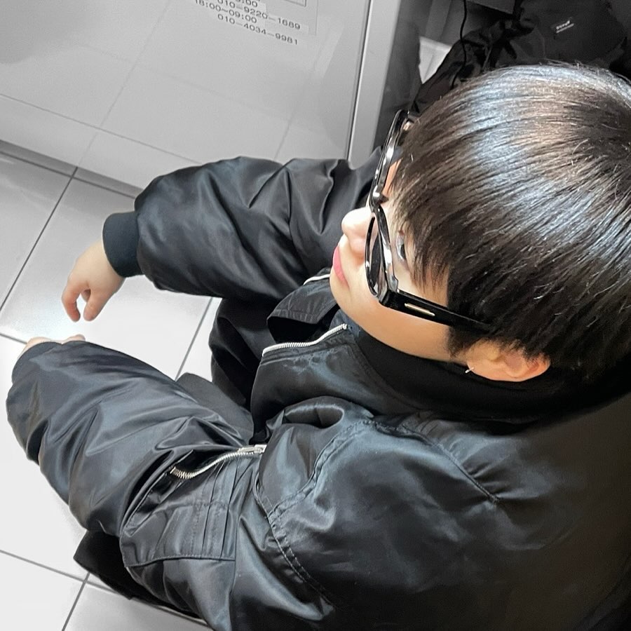 친애하는 당신의 오늘 하루는 안녕하길 바랍니다, 이 세상은 너무 시끄러우니.
