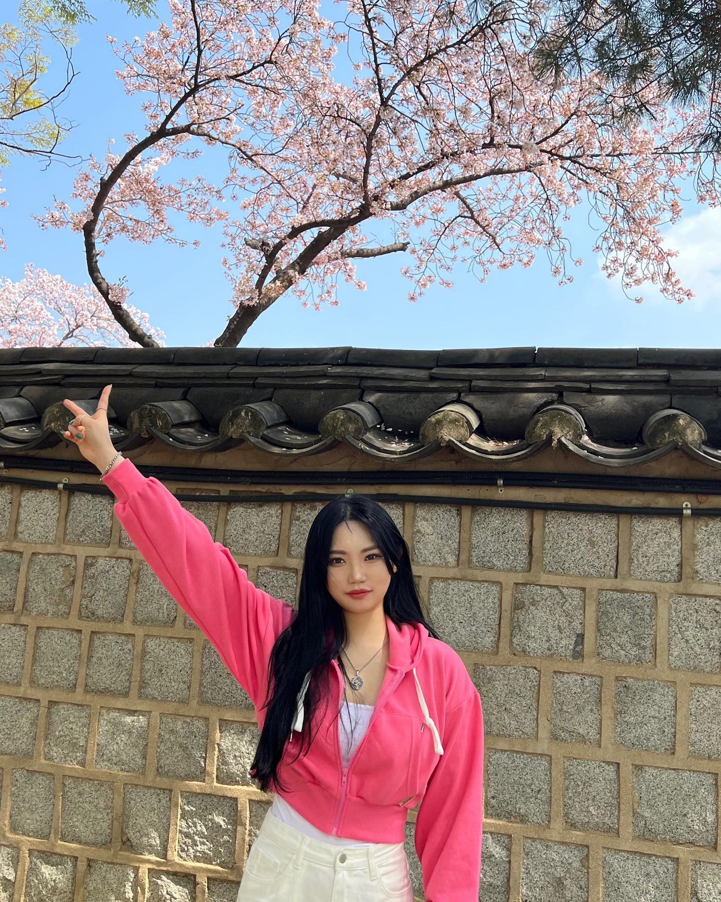 딱 2만보 걸으면 황리단길 클리어

.
.
.
.

#경주 #경주여행 #경주벚꽃 #경주가볼만한곳 #경주할플 #경주시 #황리단길 #황리단길맛집 #황리단길핫플 #경주핫플 #경주데이트 #데이트룩 #데이트코디 #여친룩 #경주나들이 #경주벚꽃 #벚꽃 #벚꽃구경 #꽃구경 #꽃놀이 #여행 #여행지추천 #여행에미치다 #여행스타그램 #벚꽃스타그램 #경주스타그램 #여행기록 #여행그램 #🌸
