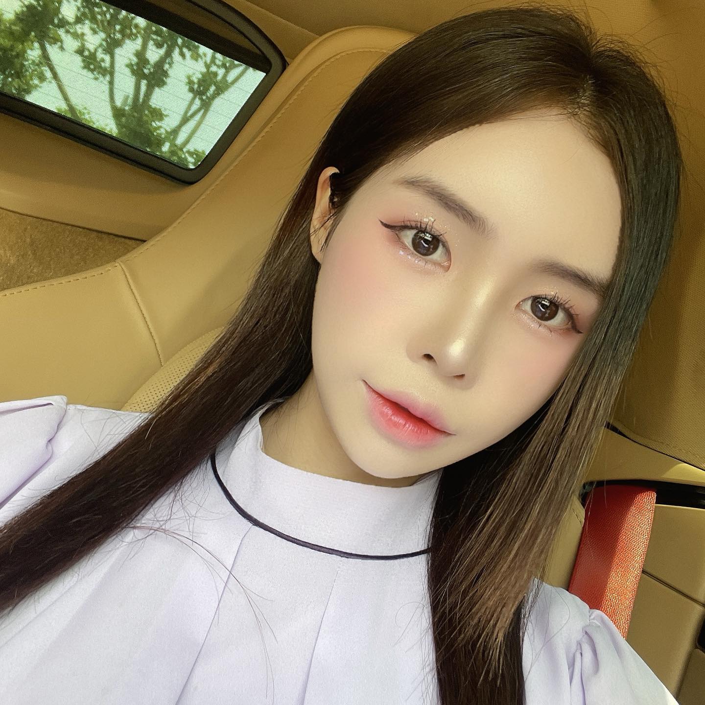 속눈썹 펌은 맨날 쌩얼로 다니는 나에겐 필수 🫣
매번 갈때마다 예뿌게 해주시는 
수페이스 원장님 🫶🏻 
앗 근데 원장님이 너무 예쁜데 어쩌죠 ʚ◡̈ɞ