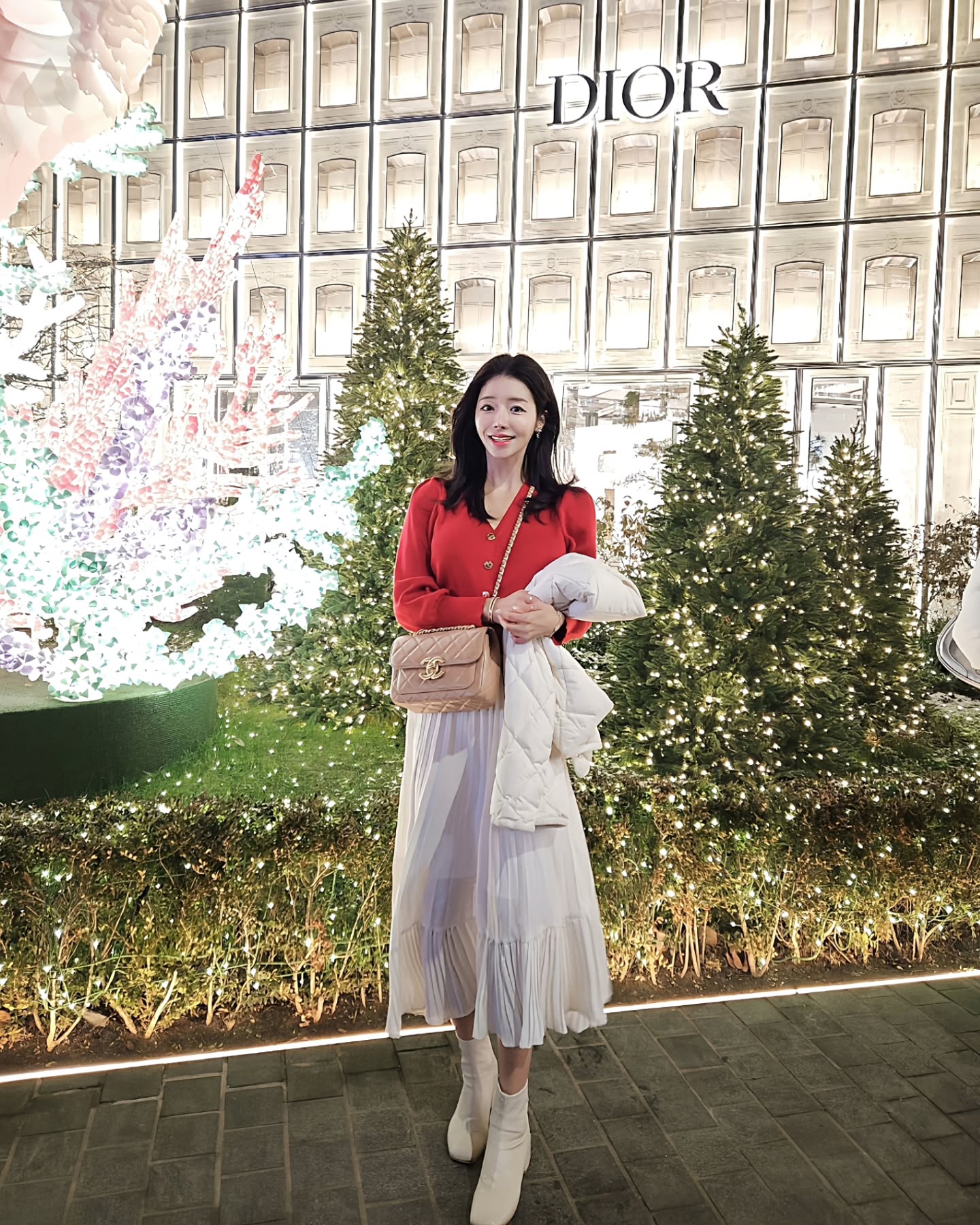 ⠀
✨️미리 햅삐 클쑤마스하러 성수다녀옴🎄🎅
근데 차에서 내리자마자 나온걸 후회함..
근데 사람 엄청 많은거 보고 신기ㅋㅋㅋ
밖순이인 나지만 겨울에는 진짜 쥐약😵‍💫🫠
트리 원없이 봤으니 이제 당분간 안나오는걸루!

⠀
⠀
⠀
⠀
⠀
⠀
⠀
#성수동카페거리
#성수디올