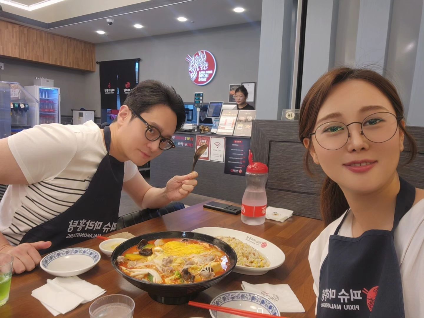 스트레스 날려버렷!
졸려서 눈이 감김..