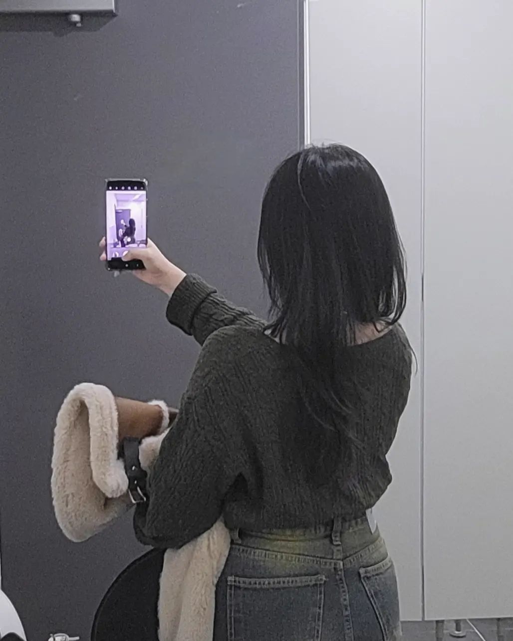 이쁘게 입고나온 날 사진 우르르르르ㅡ찍어놓기 💓
이쁜옷 와를르르ㅡ많이 사줘서 이번겨울 내내 이쁘게 입고 다닐수있떠...🥹☺️