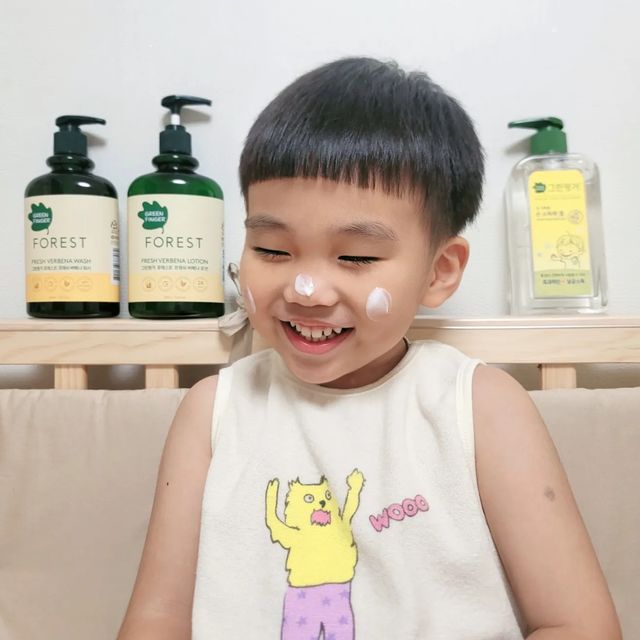 @hy2jung_ on Instagram: "#협찬 @greenfinger.official ⠀ 🌿 그린핑거 포레스트 프레쉬 버베나 향 ⠀ 우리강산 푸른숲에서 찾은 식물유래 성분인 청전보습 성분 " 퓨어 포레스트 컴플레스 "가 함유 되있