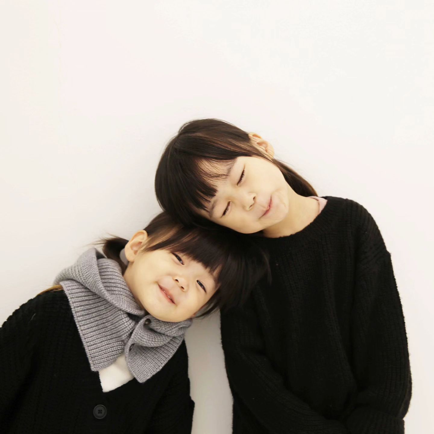 귀요미들 사진 한장한장 성격이 너무 담겨있어서 신기한 사진들 ♡ 예삐들 사랑해 오늘도행복하자 !
#육아맘 #육아일기 #성장일기