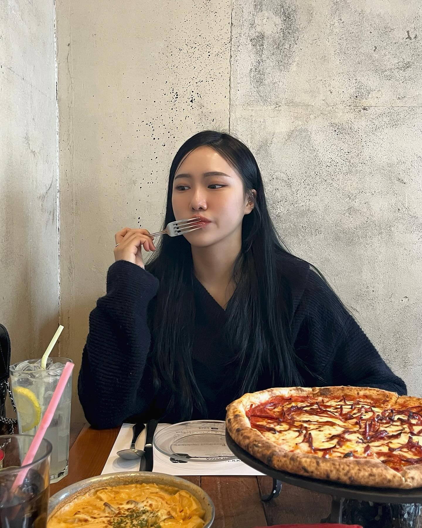 카페 찾아 댕기다가 핏자 먹기 🍕