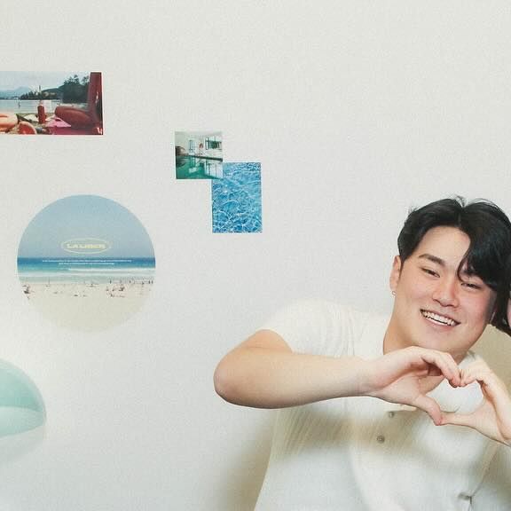 옝이 on Instagram: "#광고 성공적인 첫 사진관 💙 #성수셀프사진관 #성수셀프스튜디오 #서울숲셀프사진관 #서울숲셀프스튜디오 #성수데이트 #성수동데이트 #셀프사진관포토포레"