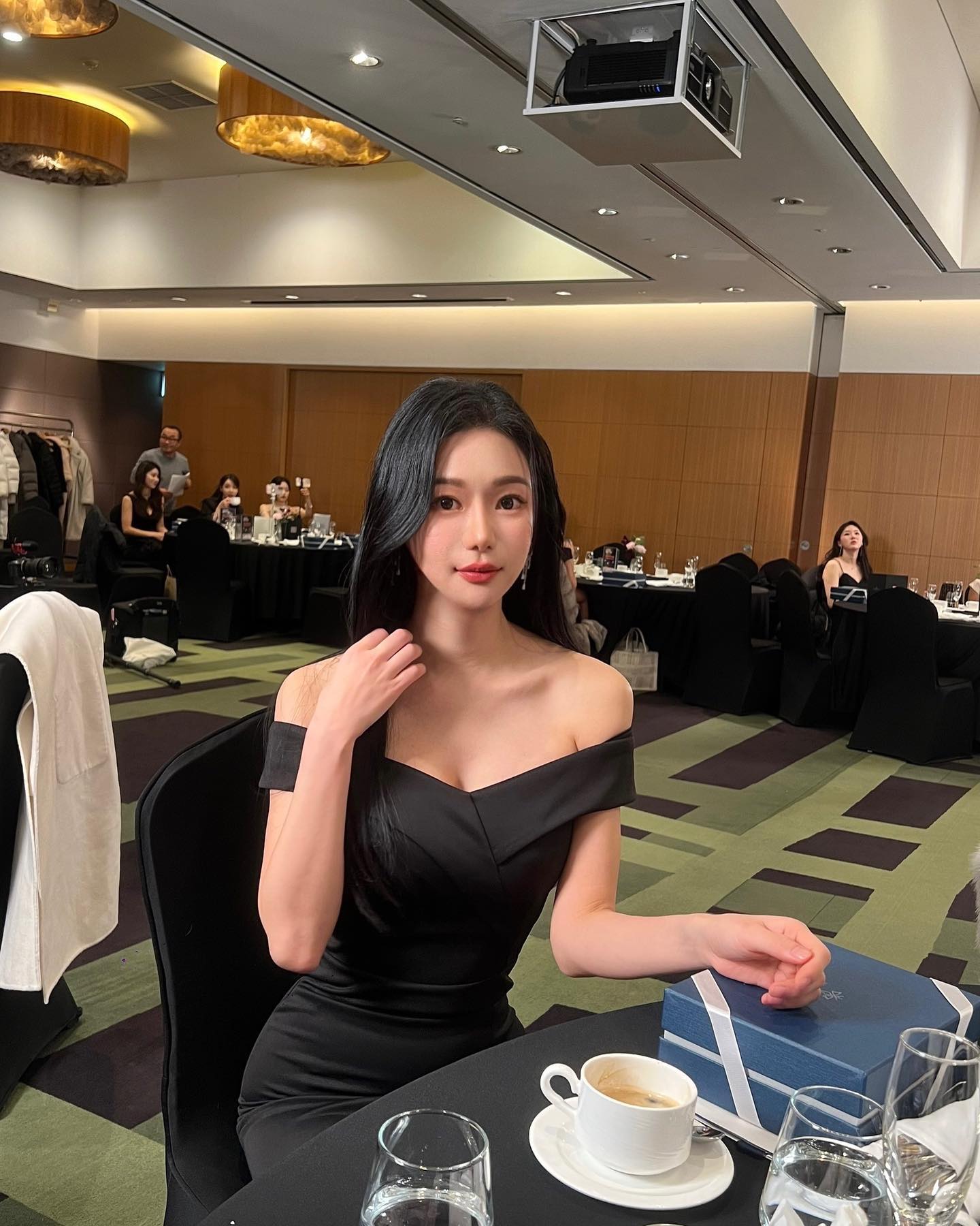 국내 유일 한국 레이싱모델 어워즈!
글로벌 인플루언서상을 수여 받았습니다!
레이싱모델로써 앞으로 모터스포츠 문화에 조금이나마
좋은 영향을 끼칠 수 있도록 앞으로도 열심히 활동할게요!
축하해주신 모든분들 진심으로 감사드립니다!🖤

💄 hanhyovin 
✂ nulhanul 
📍 intercontinental_coex 

#한설아 #레이싱모델 #모터스포츠 #한국레이싱모델어워즈 #코엑스