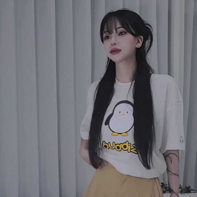 __빛::비_________________ on Instagram: "(광고) 🐧🐧🐧🐧🐧🐧🐧 #버디즈 #버디즈반팔티 #byddiz #버디즈크롭티 #반팔티추천 @buddizkorea"