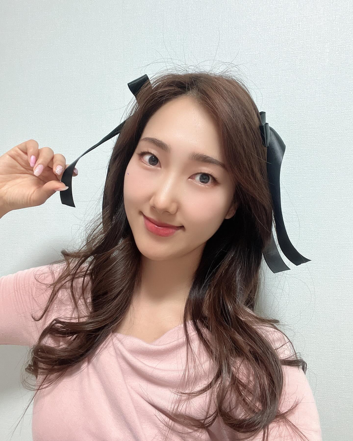 #협찬 miya___mi
#에이블리 에서 #코지데일리 를 검색하세요🎀
힙하고 트랜디한 제품이 많이 판매되고있다구유~
타업체에 비해 가격이 매우 저렴한건 안.비밀🤭

#올림머리 #가시번 #y2k스타일링 #헤어핀 #헤어스타일링 #에이블리 #셀프헤어스타일링 #헤어추천 #머리묶기 #반묶음 #머리스타그램 #머리핀 #땋은머리