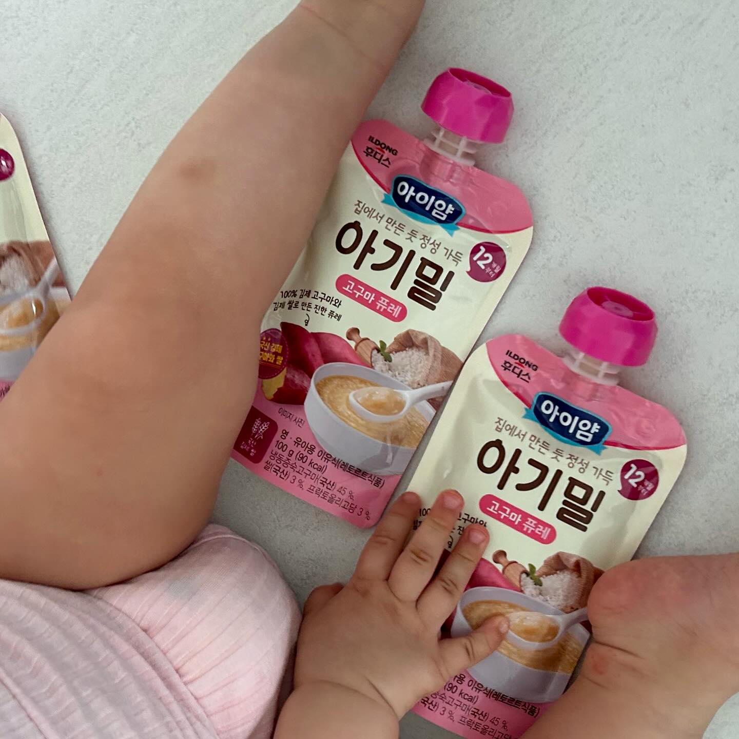 #제품제공 
건강한 먹거리로 우리아이의 평생 건강에 기여하는 기업, foodis_iyaam_에서 #아이얌퓨레_를 보내주셨어요🫶

✔️고구마 퓨레🍠🌾
100% 김제 고구마와 김제쌀, 소화에 좋은 프락토올리고당으로 든든한 한끼 뚝딱! 이유식을 먹는 아가들은 이유식 대신에 먹이기 좋을 것 같아요! 차니는 간식 대신 먹었는데 고구마 좋아하는 차니에게 딱😍

✔️바나나 사과•배 퓨레 🍌🍎🍐
물 타지 않은 100% 과일 퓨레! 달달한 바나나와 영양 가득 사과, 시원한 배를 한번에! 과일 좋아하는 아기들이 안 좋아할 수 없죠! 간식으로 그냥 먹어도 ok! 퓨레빵, 퓨레볼 등 든든한 간식으로도! 😋

✔️간편함과 안심을 동시에 냉장 냉동이 필요 없는 실온 보관 이유식! 간편한 휴대와 전자레인지 사용 가능한 스파우트 파우치로 안심! 외출 시에 딱이쥬?!😆