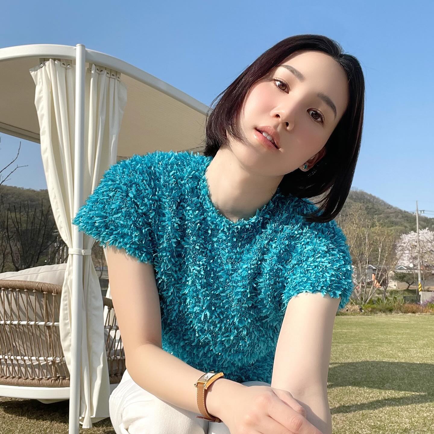 Spring is here 🌹🌸🌷🌼🌿🌱

•
•
•
•
#봄 #springday #oftd #korealife #봄날씨 #벚꽃길 #이쁘다 #ootd #wtw #행복 #비타민d