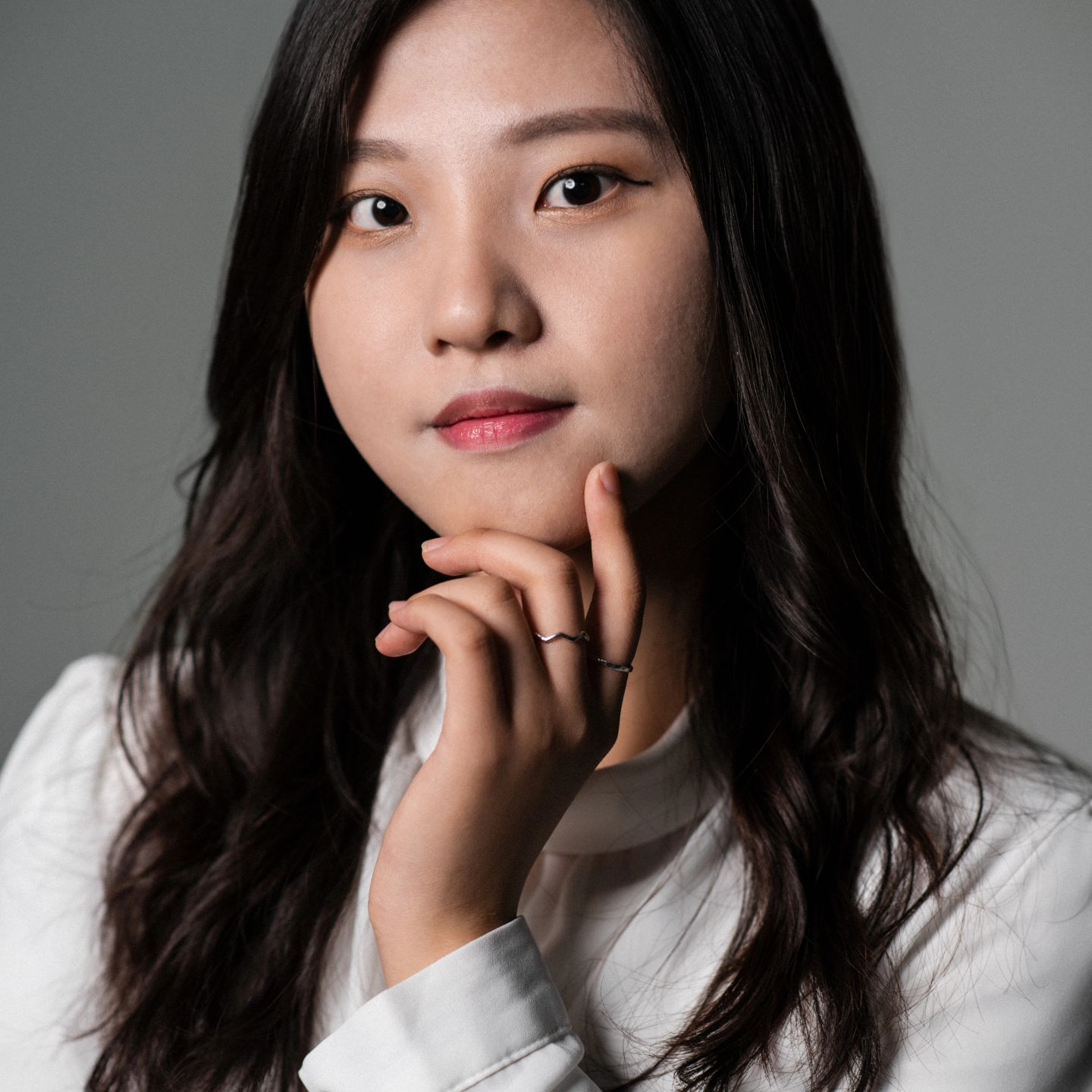 이색적인 연주프로필을 남고 싶어서📸🎶🤭

indipic_studio

성악 전공을 하는 분들은 거의 드레스나 원피스를 입고 찍어야 한다는 편견들이 있다 
하지만 나는 그 틀을 벗어나서 다르게 한번 성악 연주회에서 프로필을 사용해도 자연스러운 느낌을 하면 어떨까 해서
연주가에 어울리는 옷을 입고 촬영 했다

그 느낌을 살려서 찍어주신 indipic_studio 사진 작가님께
감사하다고 말씀드리고 싶었다

배우나 연주프로필을 남기고 싶은데 마땅치 않은 분들은 이곳에서 촬영했으면 좋겠다
그리고 오디션 같은 영상도 필요하다면 영상 촬영도 해주신다고 하셨다👍 
승용차를 갖고 가도 주차도 편한 곳이라  차 있는 분들은 
적극 추천한다😊🤭👍

#강남사진맛집 #서울사진관추천 #배우프로필 #연주프로필 #성악프로필 #영상촬영스튜디오 #프로필모델 #사진모델 #프로필모델문의 #강남사진관추천 

#협찬디엠 #협찬문의 #협찬환영 #협찬dm 
#스냅모델지원 #스냅모델문의 #캐스팅디렉터 #캐스팅dm 
#팔로우미 #팔로우테러 #좋아요테러반사 #좋아요늘리기 
#팔로우테러