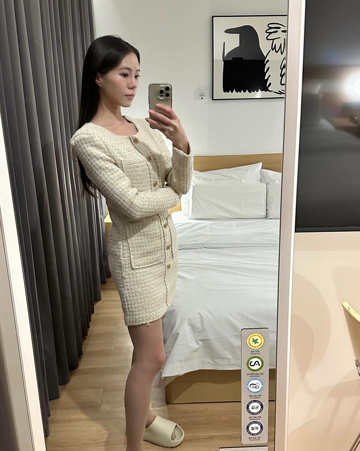 🗣️: ” 공지입니다 “

텍스트기반 뉴 SNS(부제: 한국식 트위터) 스레드에서
젊은 MZ들은 좋테(좋아요 테러)를 극혐한다는 뉴스를 듣고
설문을 진행하였으나

연령층이 좀 있는 편에 속하는 제 인스타에서는
관심으로 이해하시는 비중이 “압도적”으로 높아서
하던대로 가끔(?) 좋아요 테러가 있을 예정입니다 ㅎ 

현생이 바빠 남의 계정 검색을 거의 안 해보는 사람으로서
일단 저의 경우에도 관심인 거로 이해해주시면 상호 편하겠습니다 🙇🏻‍♀️

다만 극혐이라고 투표해주신 분들은 암기 완료,
+20대 초반이나 그 아래 엠지분들에게는 삼가할 예정 ㅎㅎ 

/ 사진은 대충 아무거나 안 쓴 거로 ㅎ.. 

#야옹
