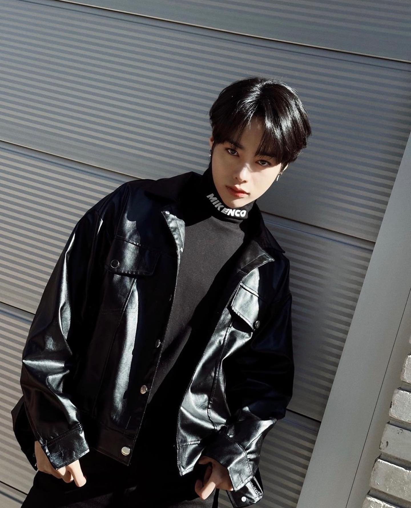뾰족 한빈이🖤

Makeup d.young 
Hair _y_du