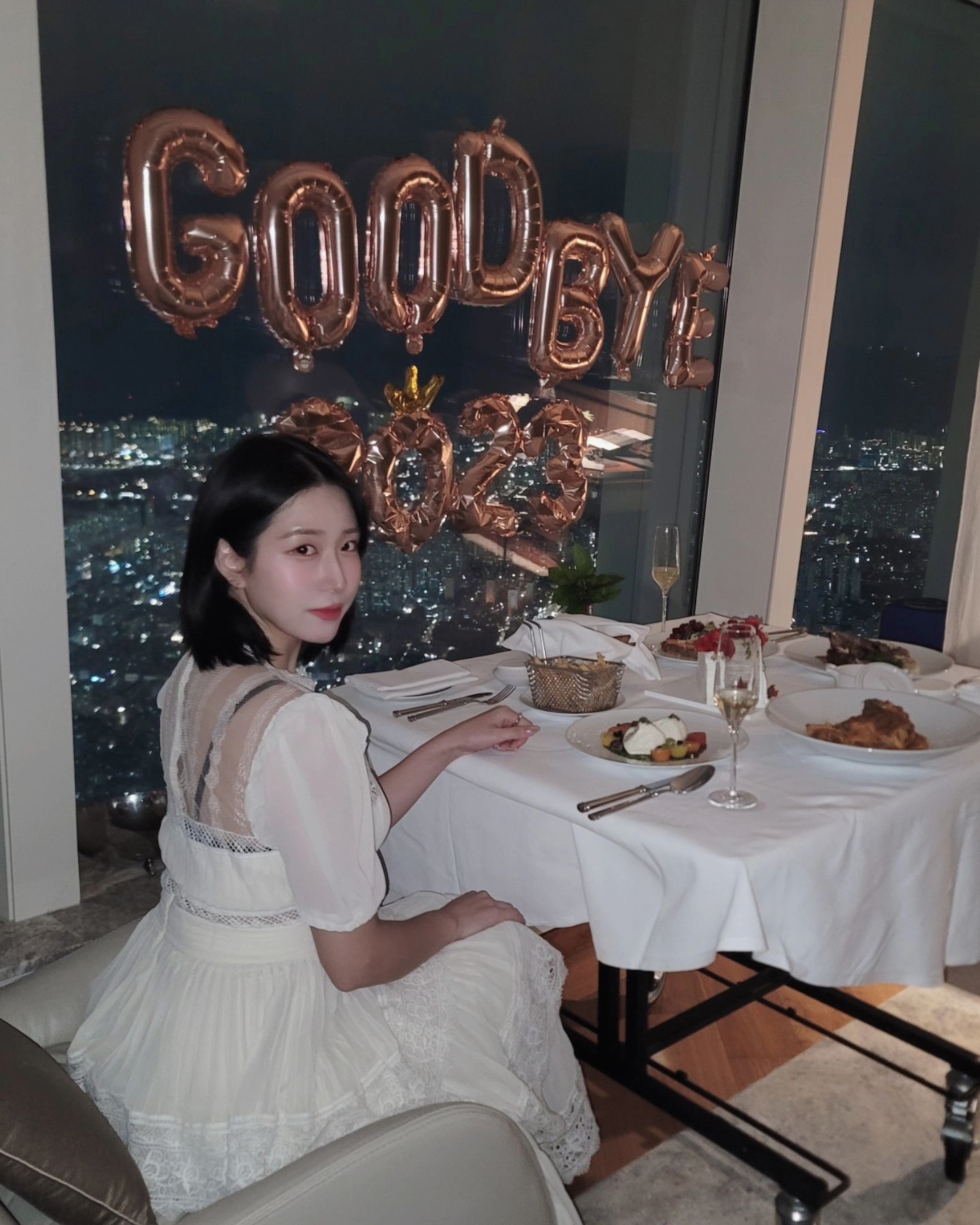 2024 더 행복하게 ✨️
.
.
.
#merrychristmas #happynewyear #2023 #2024