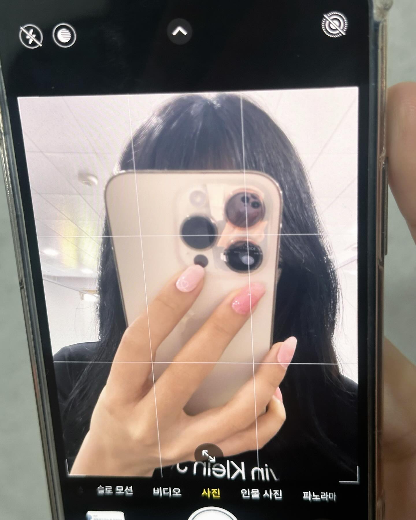 #협찬 edgeu_official 

저렴한 가격에 간편하고 샵 다녀온 느낌을 연출할수있는
#엣지유스프링컬렉션 ✌️

엣지유 샵젤은 반경화젤로 네일 부착후 손톱 모양에 맞춰 다듬으면 샵에서 받은거처럼 퀄리티높고 영롱한 네일을 셀프로 할수있어요🌸

올리브영 온라인에서 4/15~4/30,20% OFF 특가로 진행되니 
엣지유 스프링 컬렉션 판타지가든으로 셀프 네일 해보세용💅💕
#협찬 #엣지유 #edgeu #엣지유스프링컬렉션 #판타지가든 #fantasygarden #올영네일 #젤네일스티커 #젤네일 #네일아트 #봄네일