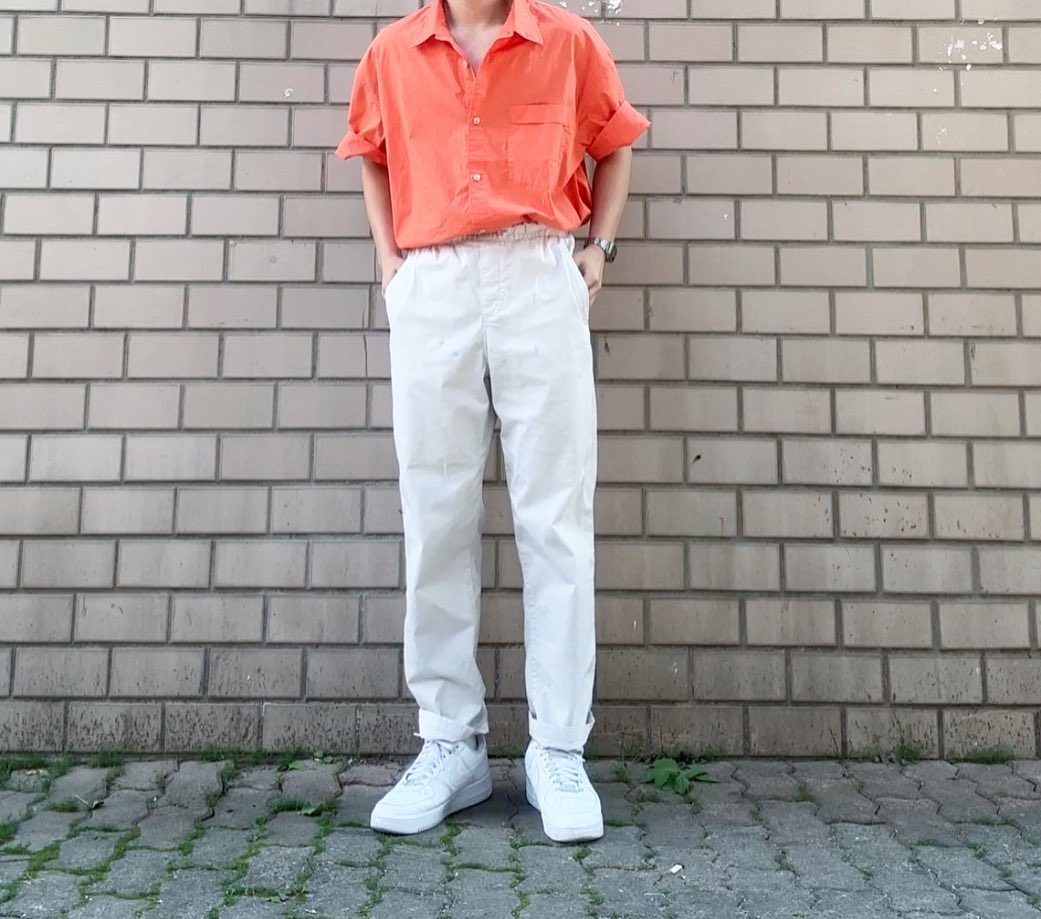 #협찬제품 
오늘은 il_corso 로부터 에센셜 컴포트 반팔 셔츠를 제공받았습니다
입자마자 좋은소재를 썻다는것을 
느꼈는데 촉감이랑 구겨지는정도가 너무 예쁘고 좋았습니다🥰
색깔도 흔하지않은 오렌지 컬러라 컬러 포인트주기좋았고 가슴에있는 
포켓 디테일도 최고였습니다
진짜 일꼬르소 최고최고👍👍
•
•
•
•
•
•

#협찬 #lfmall #lf몰 #나의패션크루 
#패션mbti #스타일메이트 #ilcorso
lfmall_official stylemate_official