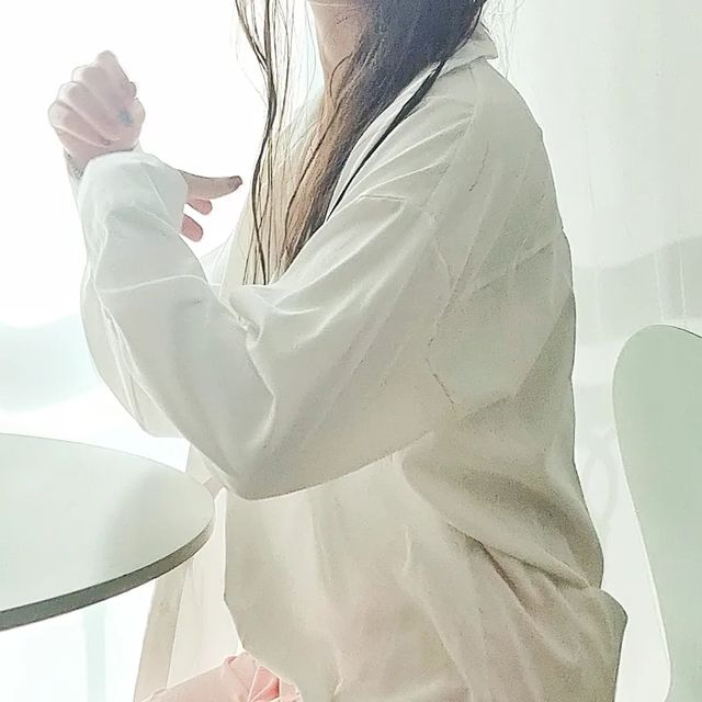 려니마미 on Instagram: "#광고 트렁크팬티! 남자만 입는것이 아니죠~ 이제 여자도 입는다!! 속옷을 안입은것 같은 편안함이 이런것인가 ㅎ 입은듯 안입은듯 넘나 편한 사각트렁크🩷 넉넉한 힙