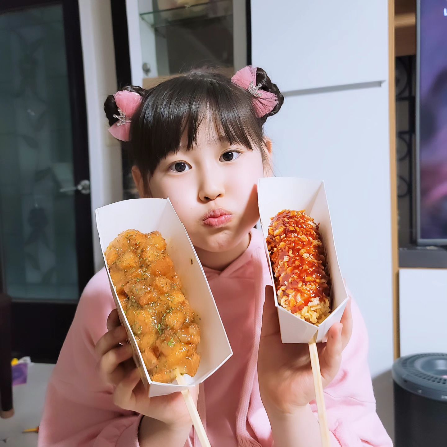 #협찬 
맛있는 #명랑핫도그 
이번에 새롭게 출시된 의성마늘0크런치...
.
.
.
너무 맛있오~!!^^♡
.
#명랑핫도그 #명랑핫도그신메뉴 #의성마늘핫도그 #핫도그
myungranghotdog_official

맛있는 #명랑핫도그 
이번에 새롭게 출시된 의성마늘0크런치...
.
.
.
너무 맛있오~!!^^♡

맛있는 #명랑핫도그 
이번에 새롭게 출시된 의성마늘0크런치...
.
.
.
너무 맛있오~!!^^♡