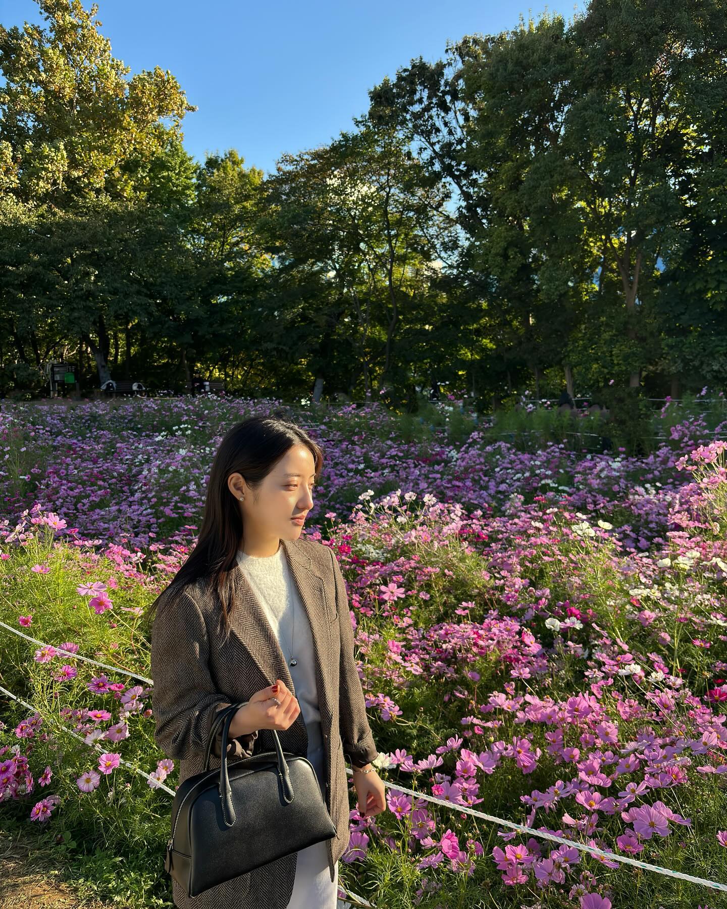 올해는 찐으로 autumn 만끽 하는중..🍁 sky는 맑고 air은 시원하고... 요즘 weather 너무 love야...🧡