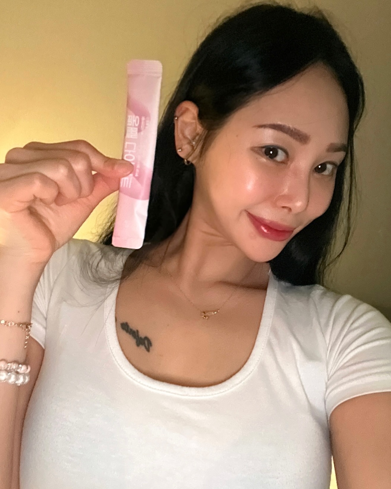 #협찬
복숭아맛 가루로 다이어트 해버리기
굶지 않고도 체지방 빼버리고 숙변 빼버리고
#휴온정 에서 만든 제품이라 믿고 먹어버리기🍑
