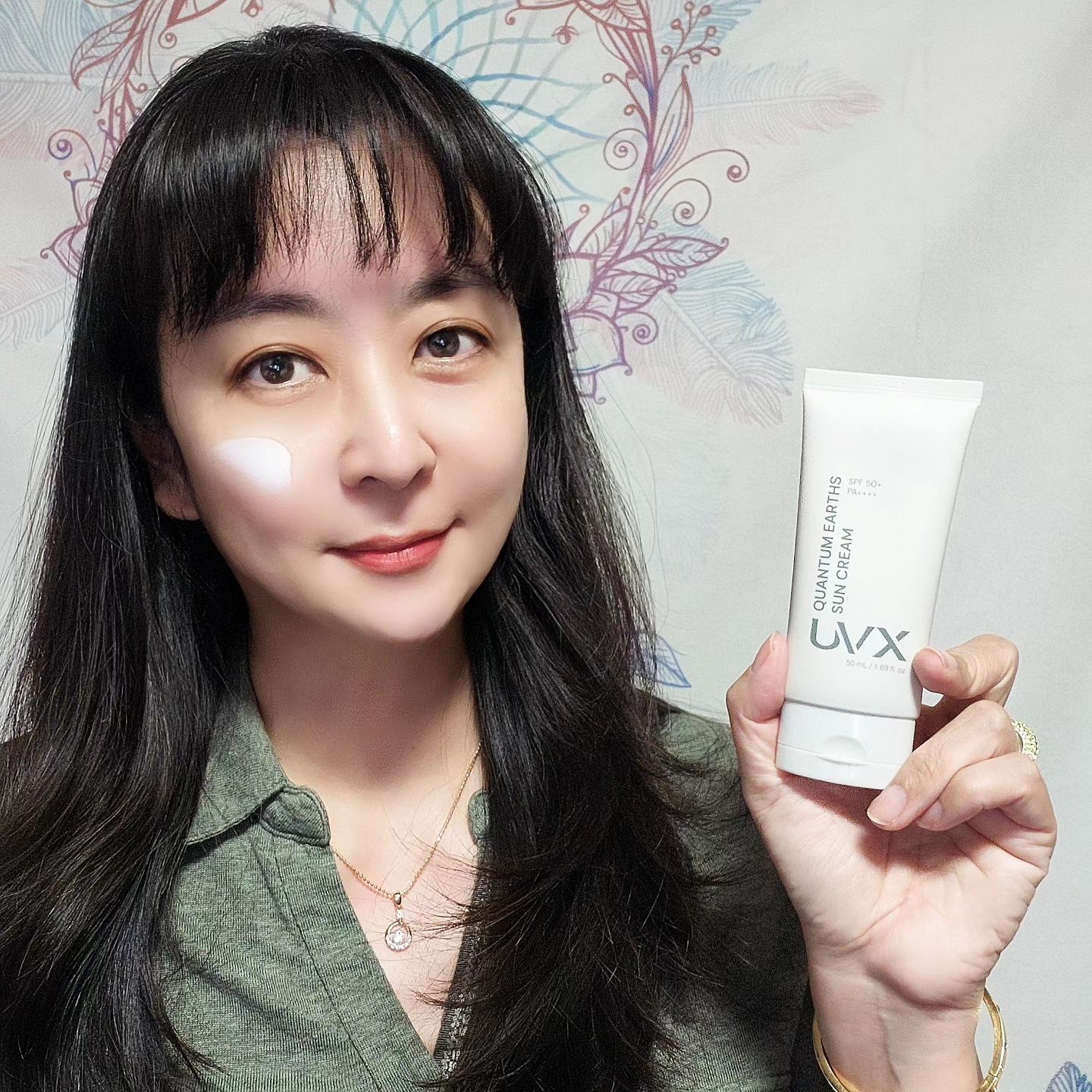 #협찬 uvx_suncare 
#어스무기자차선크림

민감한 피부를 위한 백탁없는
어스 무기자차 선크림
진정효과에 좋은 시카,편백을 더해
초민감피부에도 좋은 순딩자차
피부트러블 걱정없이 순해요

자외선차단 성분으로 징크옥사이드만
함유한 징크무기자차 선크림
SPF50+ PA++++
강력하게 자외선은 차단
발효시카로 진정케어

건조와 트러블 동반피부도
촉촉하고 산뜻하게

#UVX #무기자차 #무기자차선크림 #진정선크림 #뷰티 #08L  #무기자차선로션 #백탁없는선크림 #홍조 #주름개선 #미백 #신상품나왔을땐