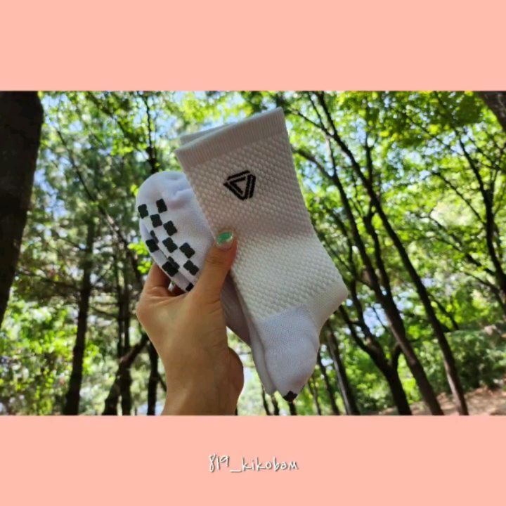 #포커스밸류 #축구양말
#2023국가대표축구양말
#풋살논슬립양말하프삭스
#내돈내산
신랑의 취미생활 #풋살
이분도 뭐하나하믄 장비발 스타일이라
예민한스타일인데
신랑이 이거양말좋다고
툭 이야기하더라구여?
양말은 그게 그거아닌가 했는데
리얼 밀리지않는데
궁금해서 찾아봐뜨니
제품부터 포장까지 국내생산에
생체 모방기술을 활용한
특허받은논슬립패드 로
밀리지않아서 좋다는 말이 이해가가더라구영
focusvalue_official
pasionfootballclub