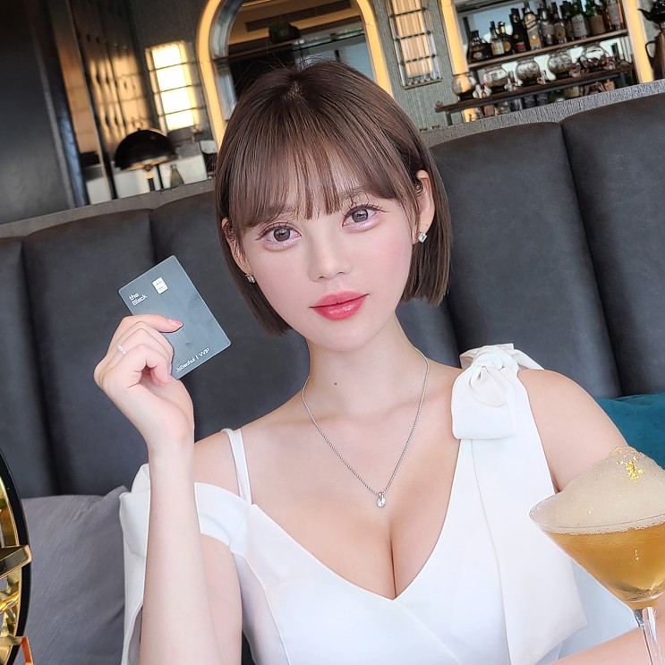 메탈카드 커스텀은 고급스럽고 퀄리티 높은 '골덴로드'에서