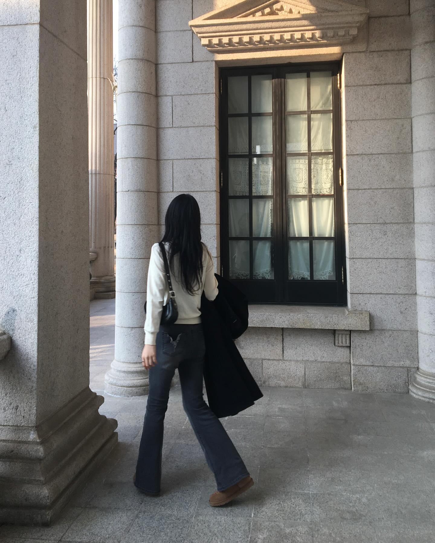 🏛️☀️
