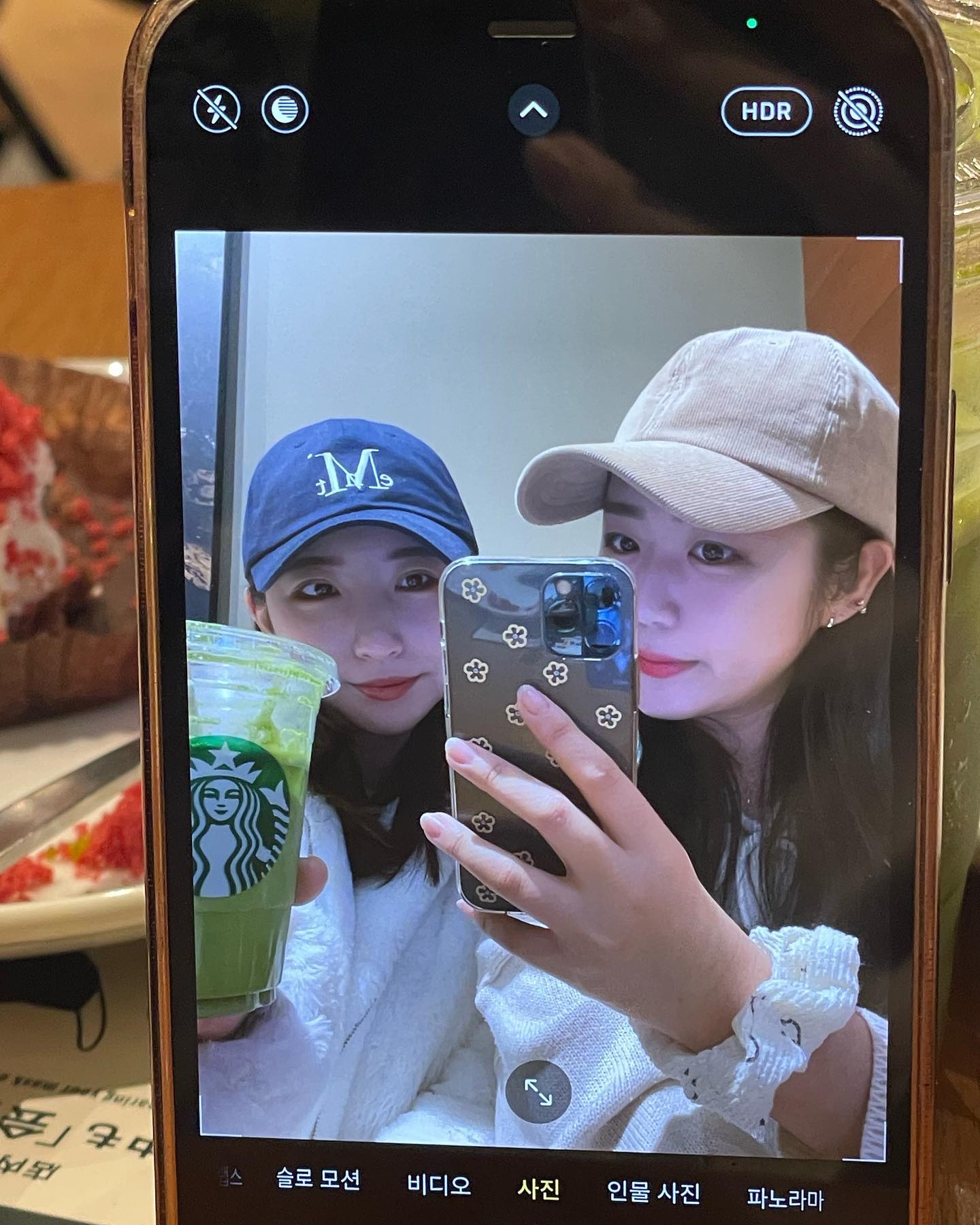 열장 꽉꽉 채우기✨ 단언컨대 내 최고의 여행메이트💗 또 1년 바짝 일하고 내년 이맘때에는 따뜻한 곳으로 떠나보자요✈️