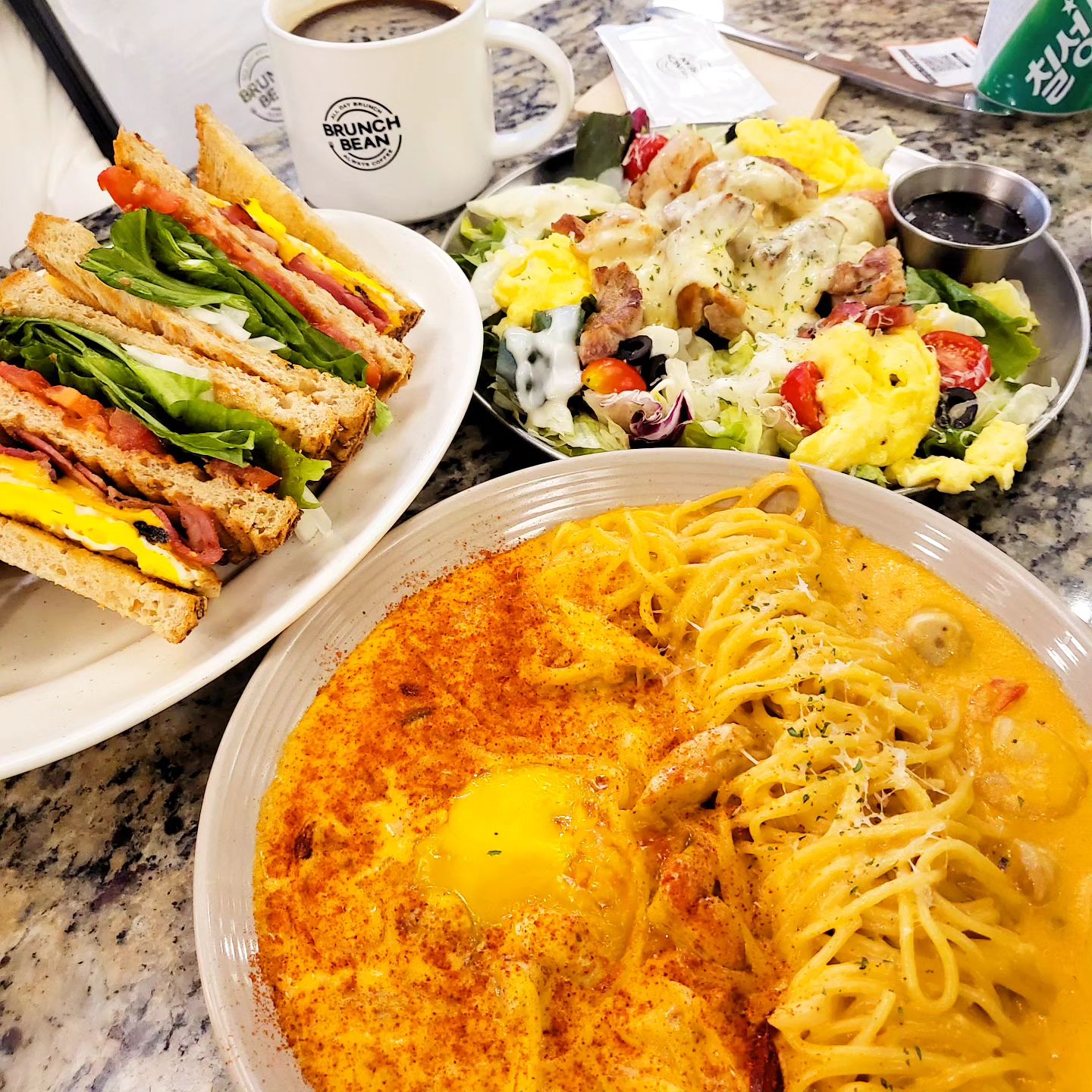 #협찬 #김포맛집 #김포카페 #김포브런치
정신없는 한주 보내고 주말에는 쉼갖기😍

즐겨찾는 브런치빈이 '맛판사'에 방영되었다죠
오늘은 탁재훈, 히밥이 선정한 best메뉴 맛보기
탁재훈, 히밥이 선정한 best메뉴에 있던,
샘플러, 스파이시쉬림프파스타는 주문해야죠
푸짐한 클럽 샌드위치까지 냠냠했답니다

언제가도 맛난 가성비 끝판 맛집인데요.
방문후 '맛판사' best 메뉴 먹으면 이벤트복권까지
당연히 맛판사메뉴 주문하러 고고 아시죠👋

𖤐
#김포브런치카페 #김포파스타 #구래동맛집 #구래동카페 #구래동브런치 #구래동브런치카페 #구래동파스타 #구래동술집 #구래동루프탑 #구래동칵테일 #김포루프탑카페 #브런치빈 #브런치빈김포 #김포데이트코스 #구래동데이트코스 #구래동피자 #김포피자 #김포파스타 #구래역카페 #구래동데이트 #구래동맥주 #김포맥주 #브런치빈김포점  #초딩워킹맘일상 #황금꼬꼬별나라 #힘내라대한민국🇰🇷