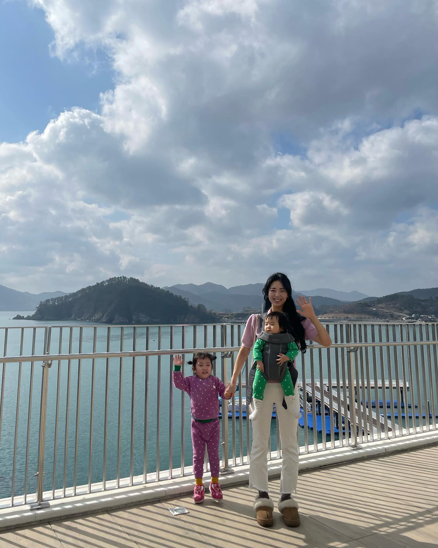 요즘 우당탕탕 육아 불태우는중..
그와중에 명절맞이 공동육아여행은 아주 최고지.. 🤍🤍🤍